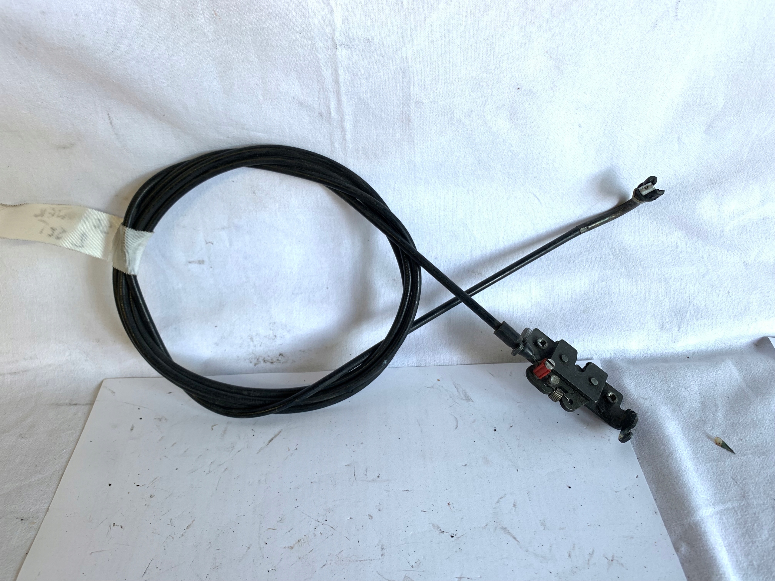 Piaggio carnaby 125 linka schowka Producent Piaggio OE