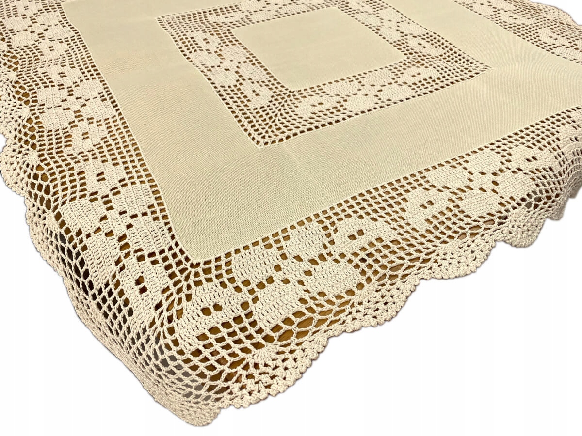 

Obrus szydełkowy 80x80 cm kanwa beż