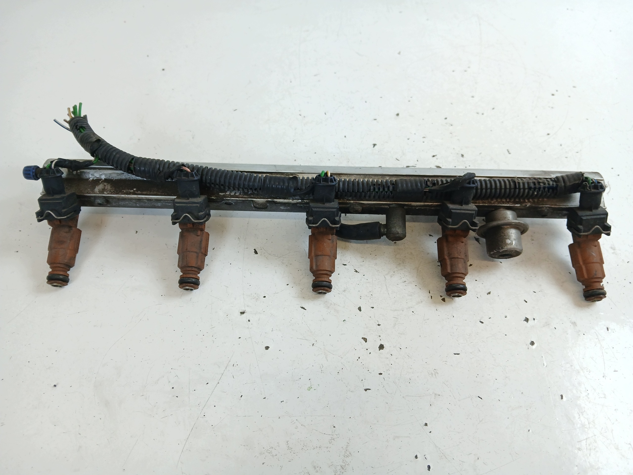 VOLVO S60 et 2.4 Rampe injection Injecteurs 0280155831