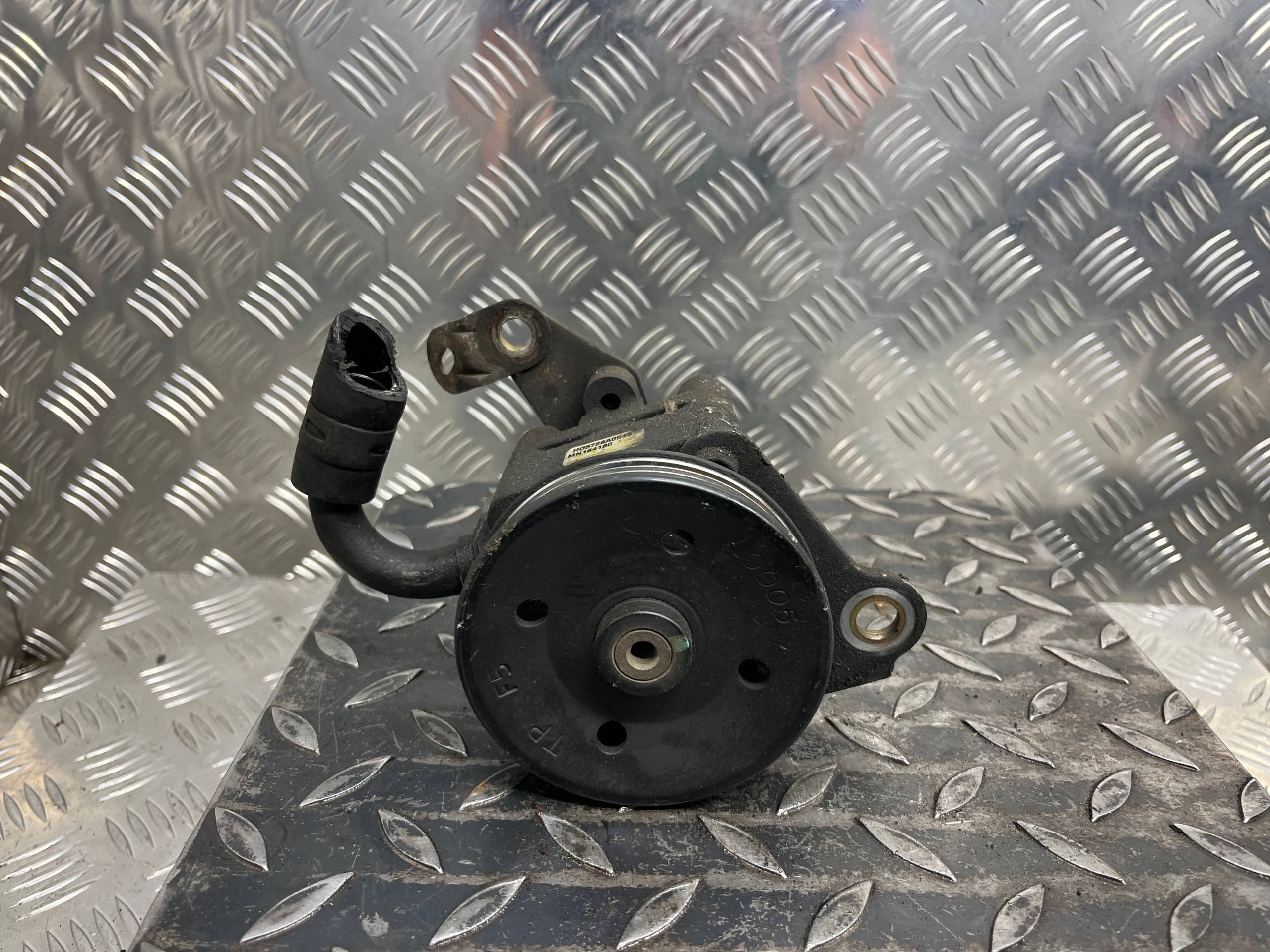 Pompe direction assistée MITSUBISHI ECLIPSE MN184180
