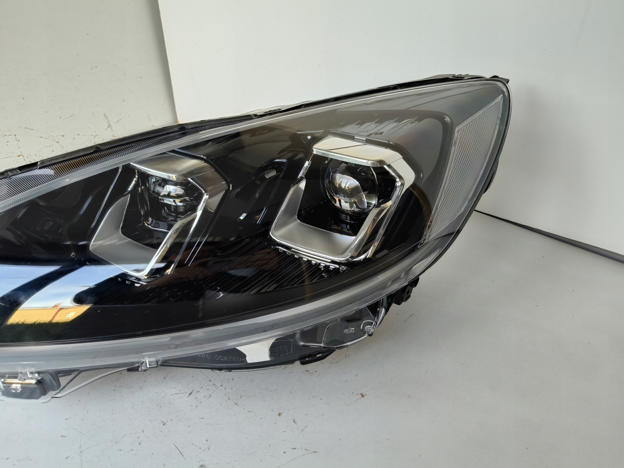light left REFLEKTOR FORD KUGA MK3 19- FULL LED