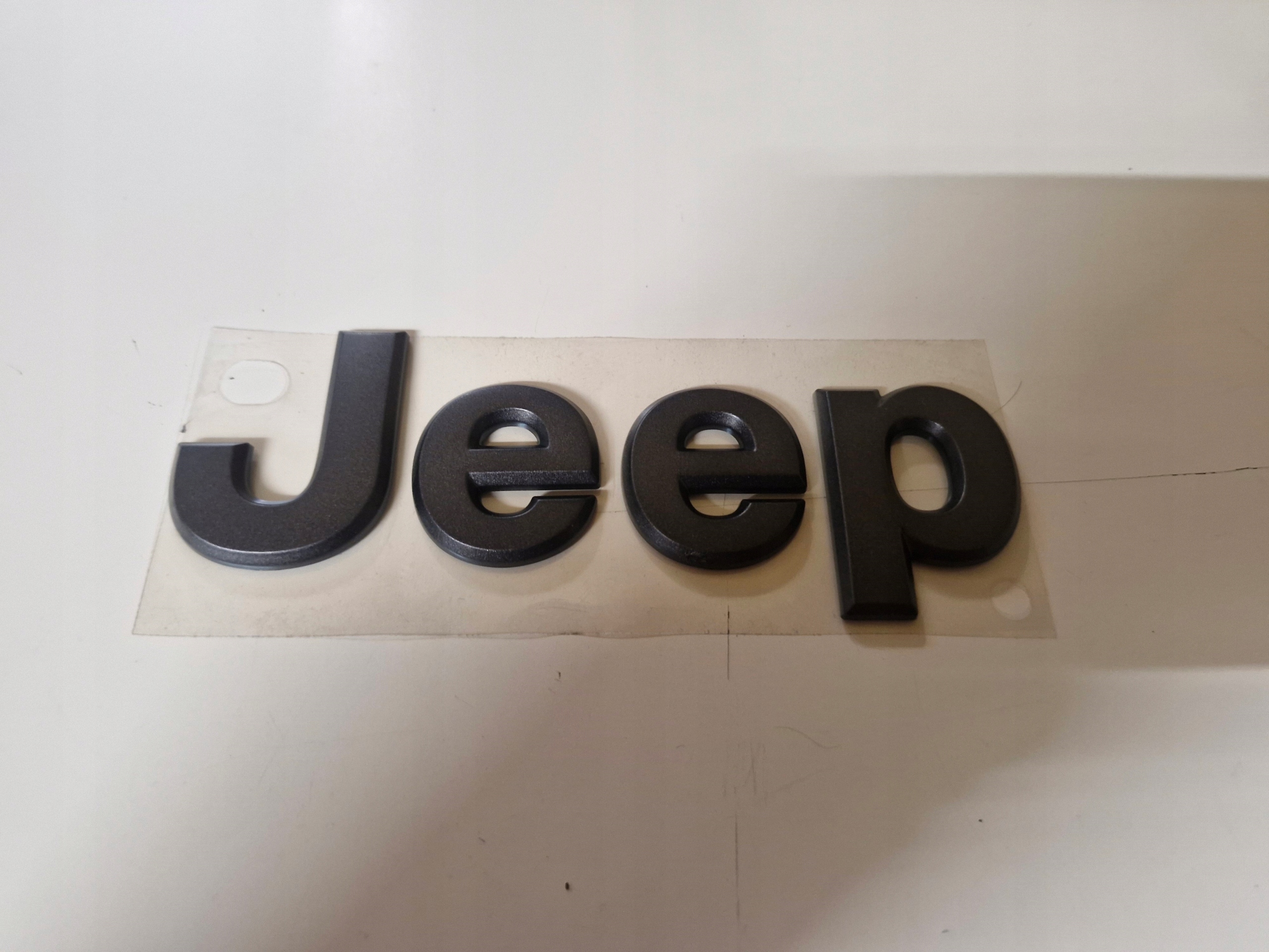 EMBLEMAT LOGO JEEP CHEROKEE KL 75TH ANNIVERSARY HIGH ALTITUDE CIEMNY GRAFIT