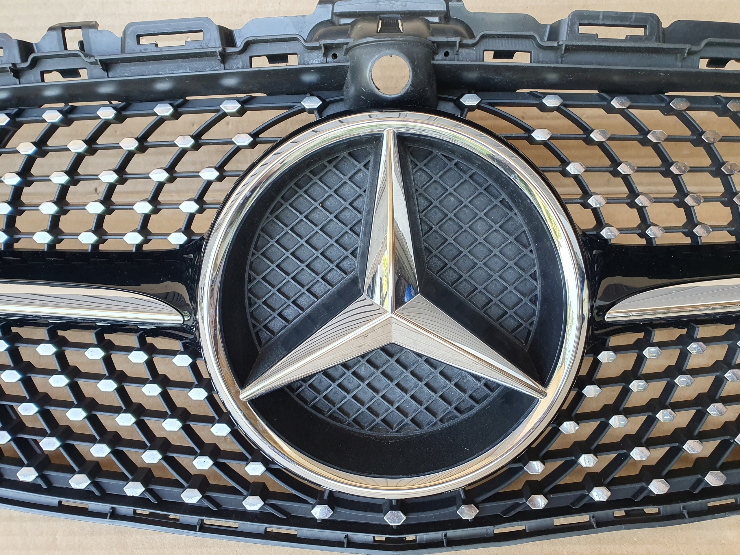 MERCEDES 205 ATRAPA DIAMOND MERCEDES-BENZ GRILL Typ samochodu Samochody osobowe