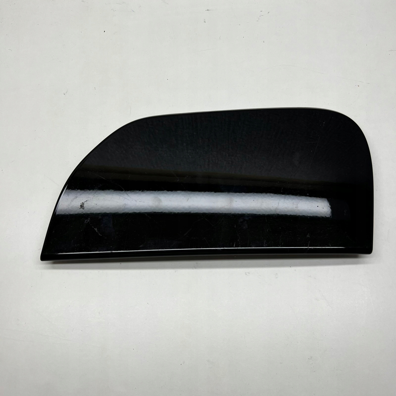 Range Rover Evoque 2020-23 moulding of a bumper front side right K8D2-15A298