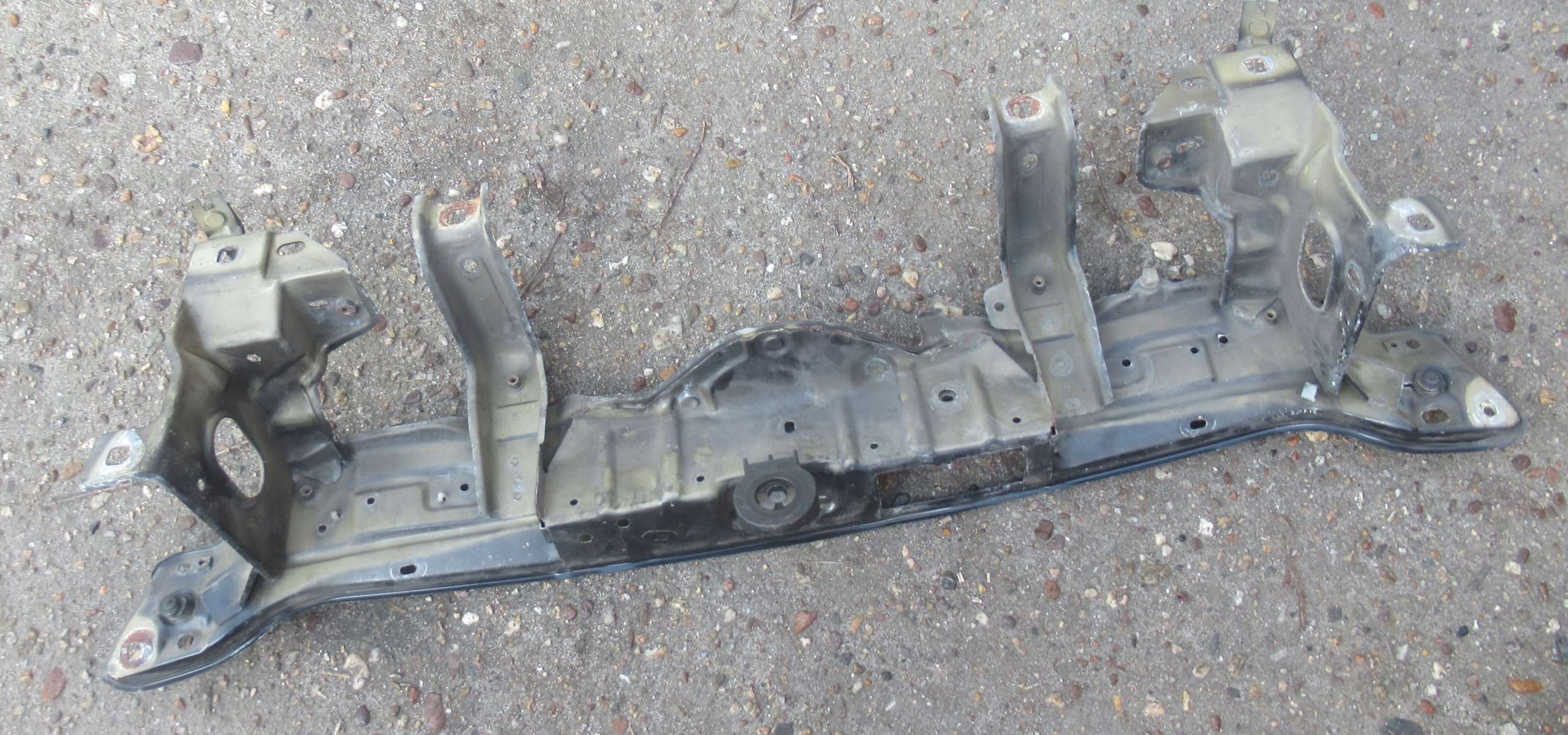 ALFA ROMEO 147 07R 1.6 TS support panel for radiators pillar iron sider