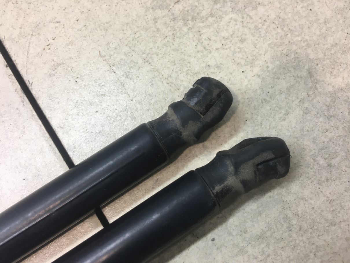 damper bonnet boot CORSA D 13182309