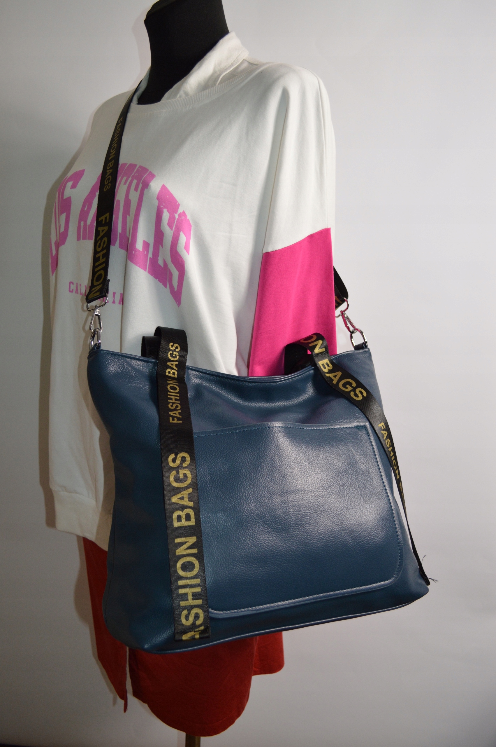 ELEGANCKA DUŻA TOREBKA DAMSKA WOREK SHOOPER BAG Cechy dodatkowe kieszonka na telefon