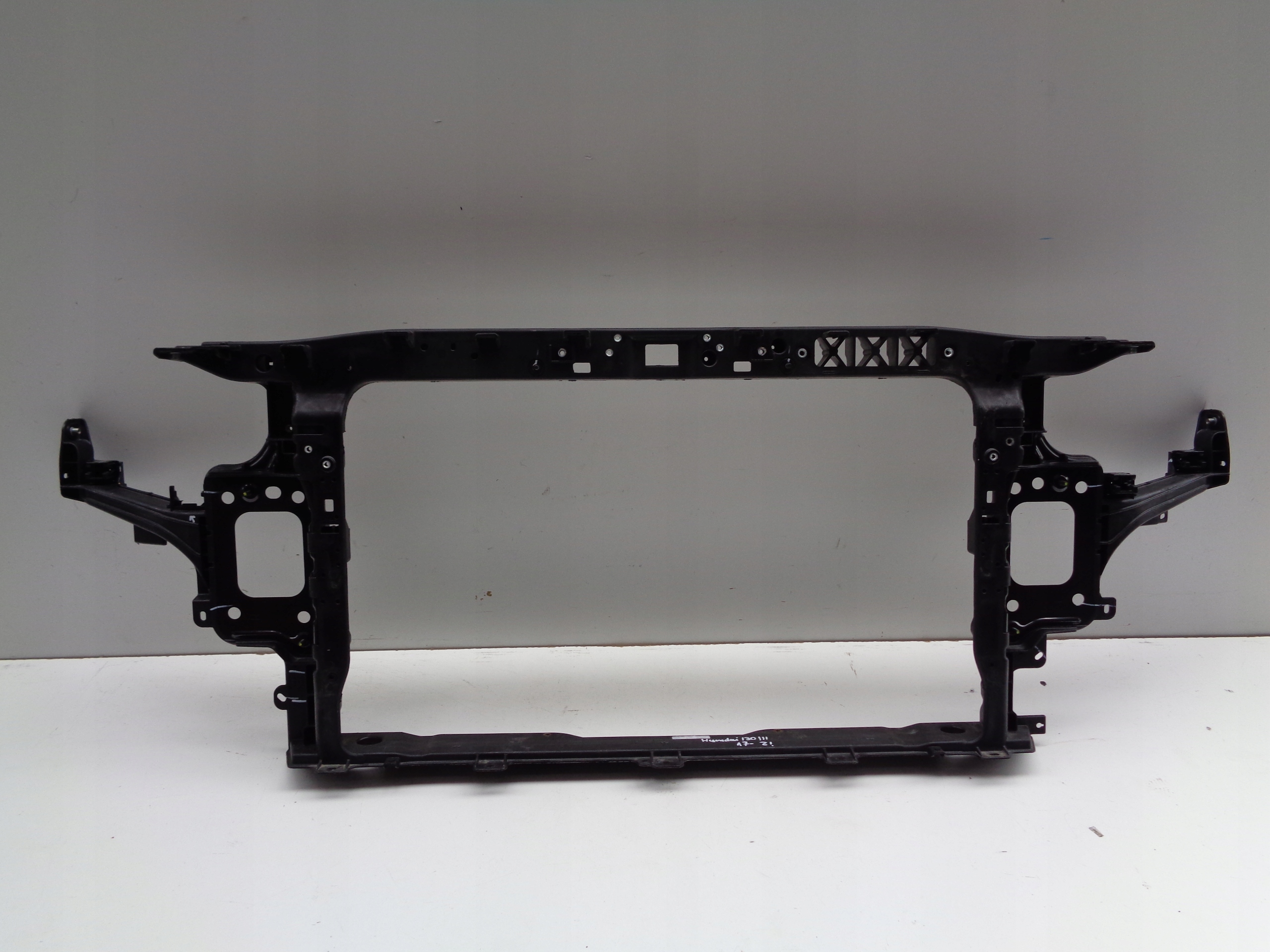 bar, wall front HYUNDAI I30 III 17