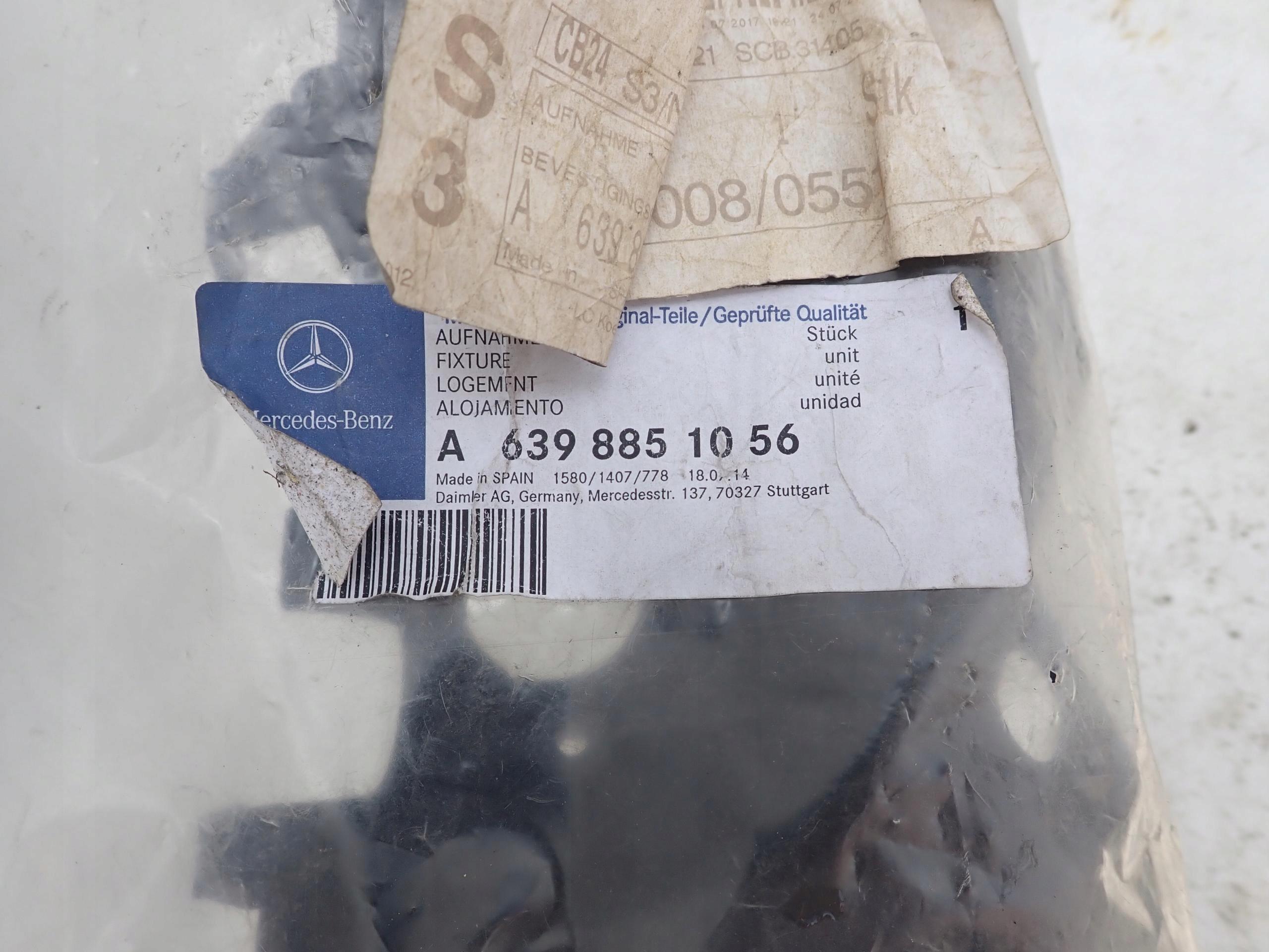 MERCEDES VITO W639 Halter der Spritzdüse rechts