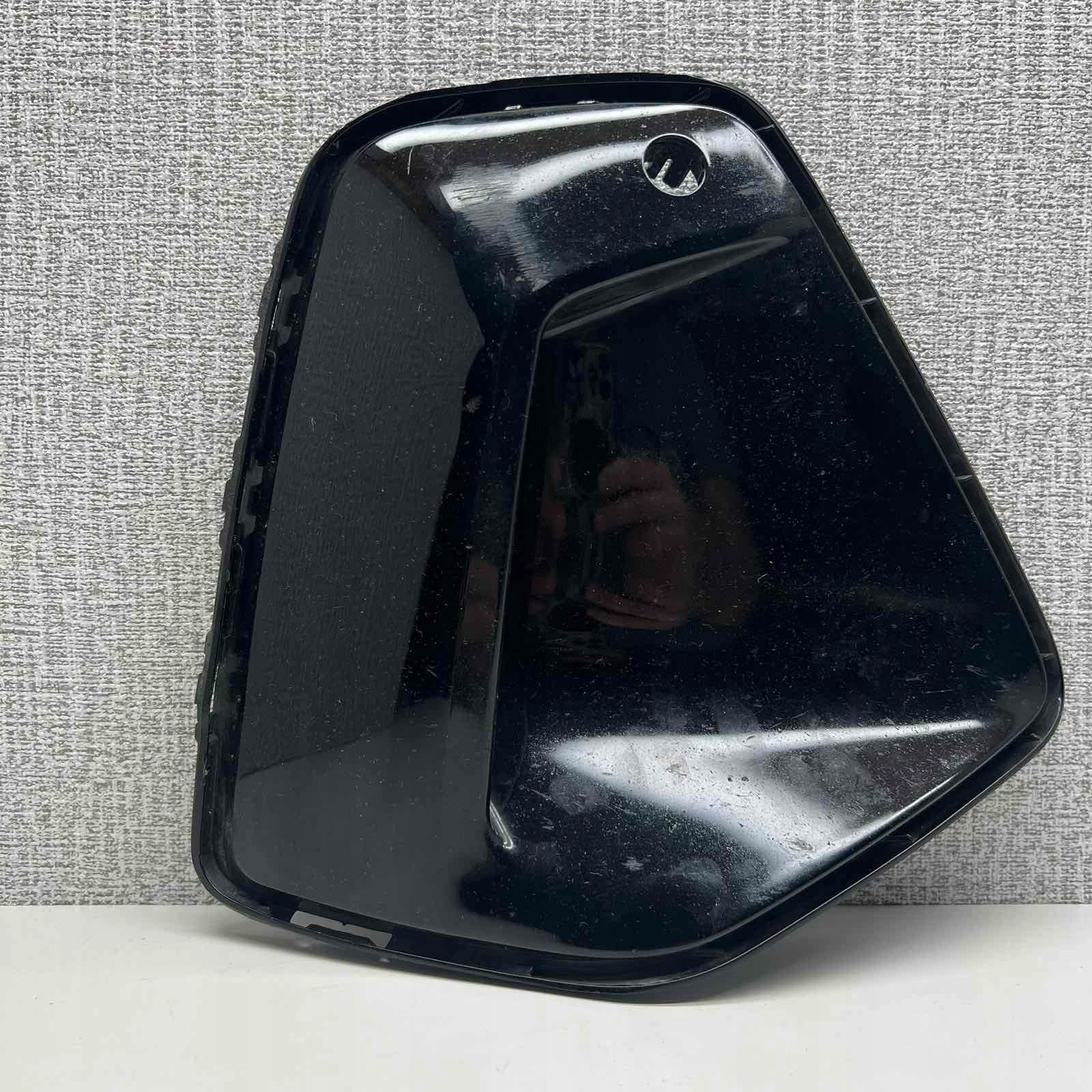 BMW 5 G60 G61 m-packet grid of a bumper right front 51118084690