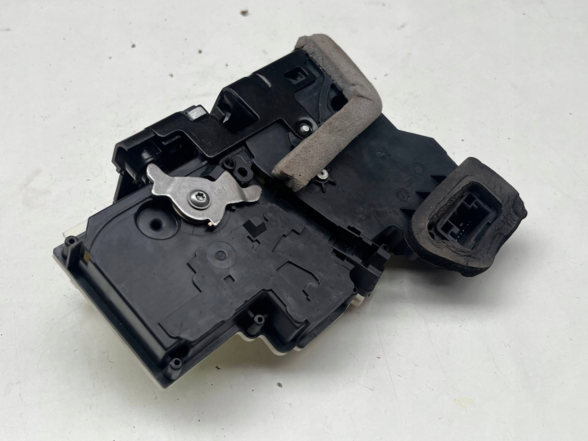 AUDI A7 A6 C8 lock door left rear part 4K0839015P @M