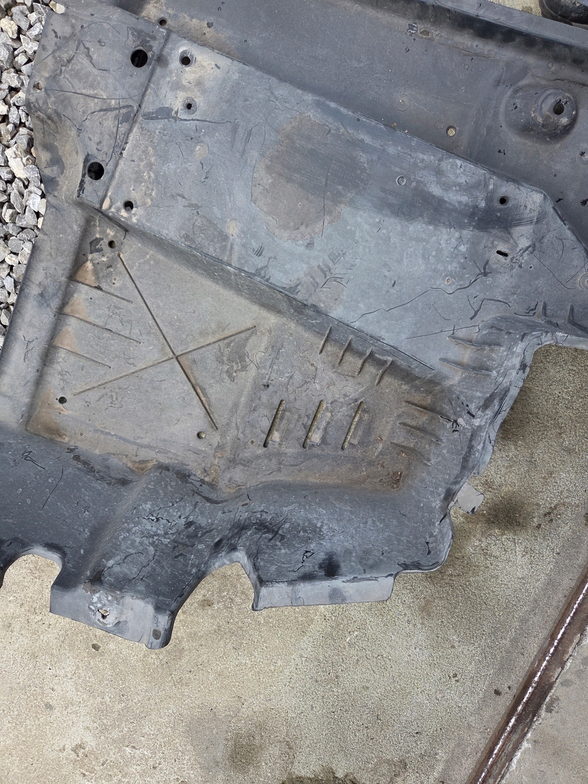 cover chassis VOLKSWAGEN VW T5 7E0825205