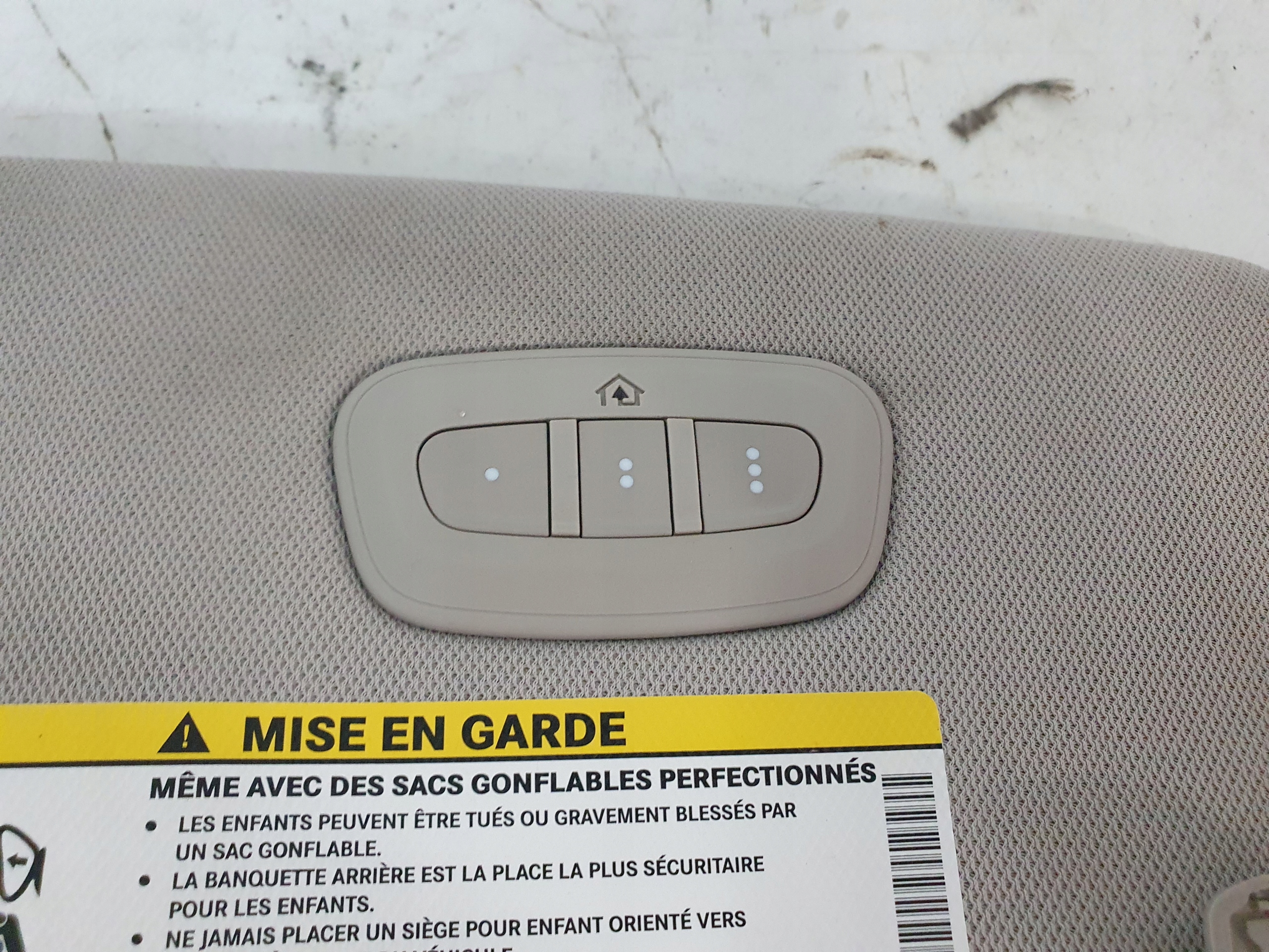 CHRYSLER PACIFICA II 16- cover PRZECIWSLONECZNA visor left PILOT