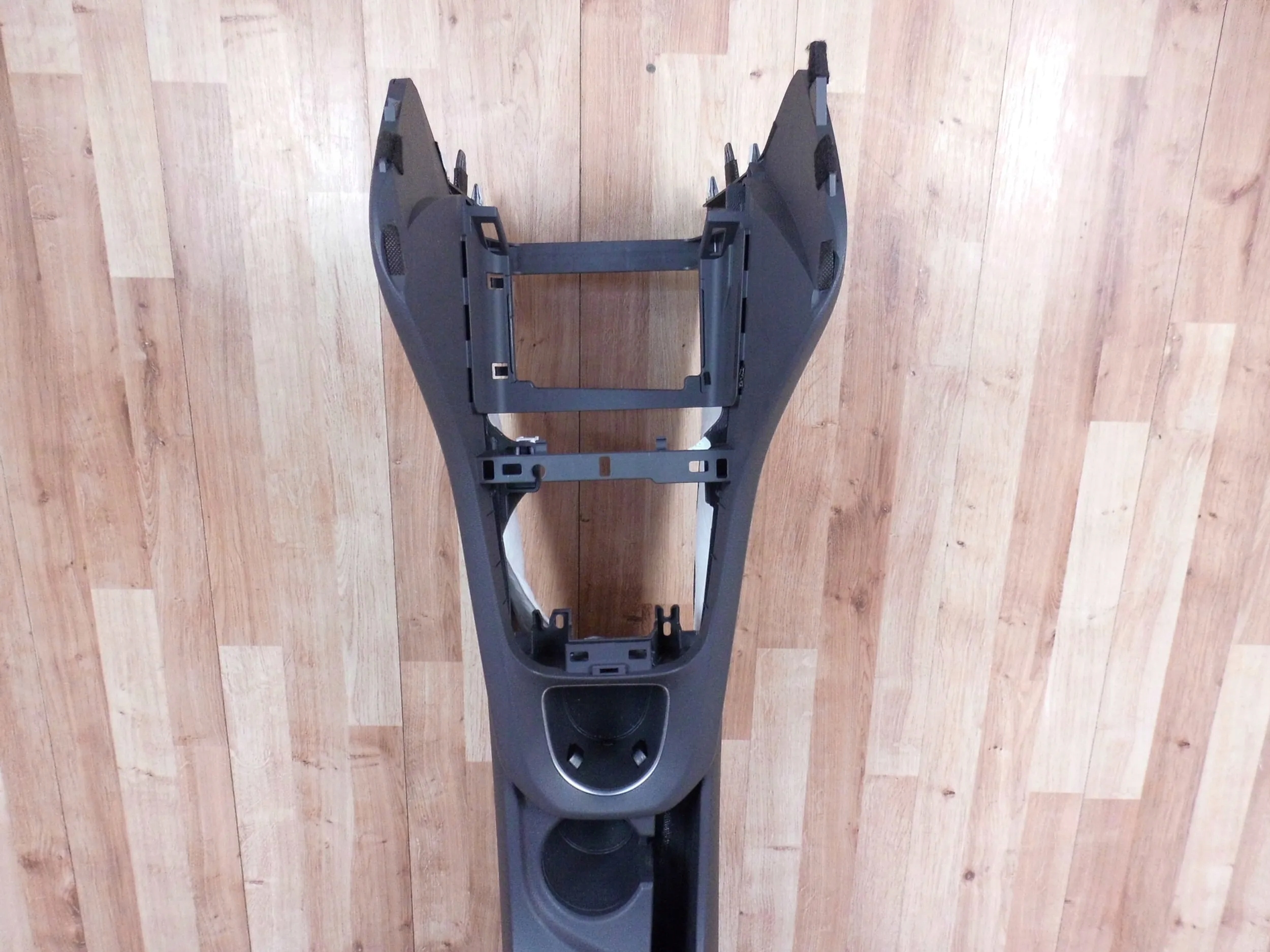 Hyundai Ioniq tunel central armrest
