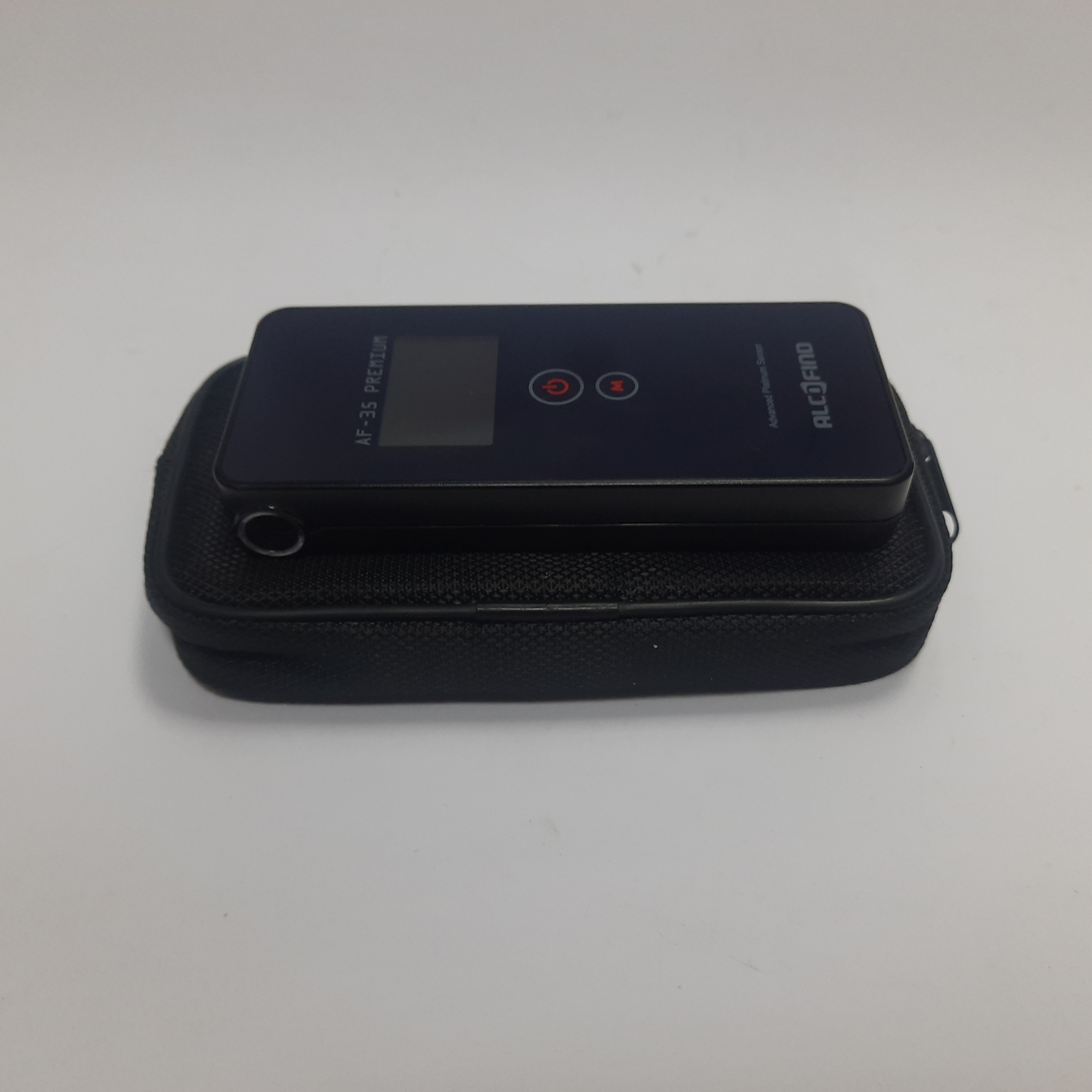 Alkomat elektrochemiczny AlcoFind AF-35 Premium Rodzaj baterii baterie AAA