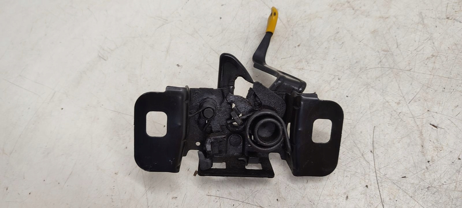 lock rygiel bonnets Opel Zafira C 1,4T 16V