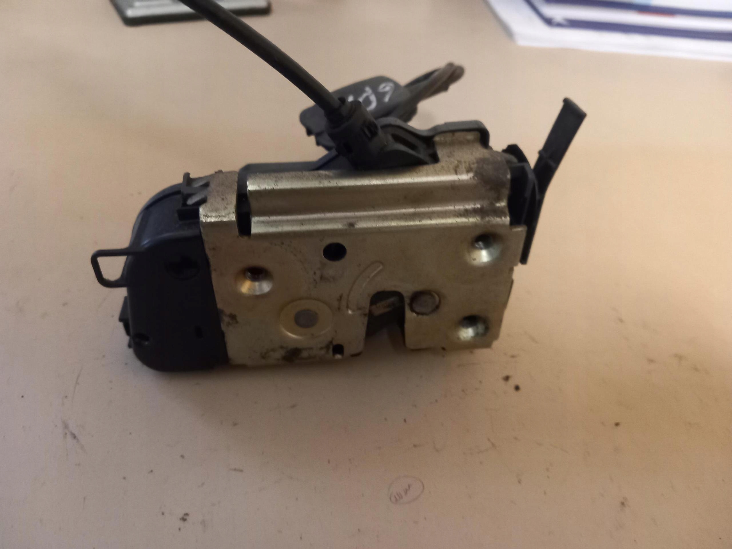 lock door right rear part 6 PIN RENAULT MEGANE II 02-08