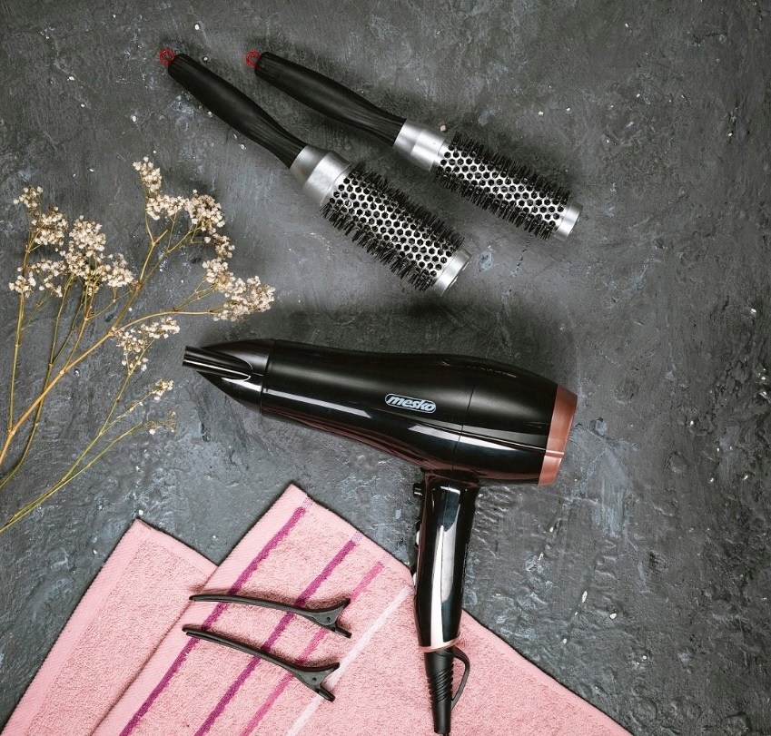 SUSZARKA DO WŁOSÓW REGULACJA 2000W KONCENTRATOR Kolor dominujący biały