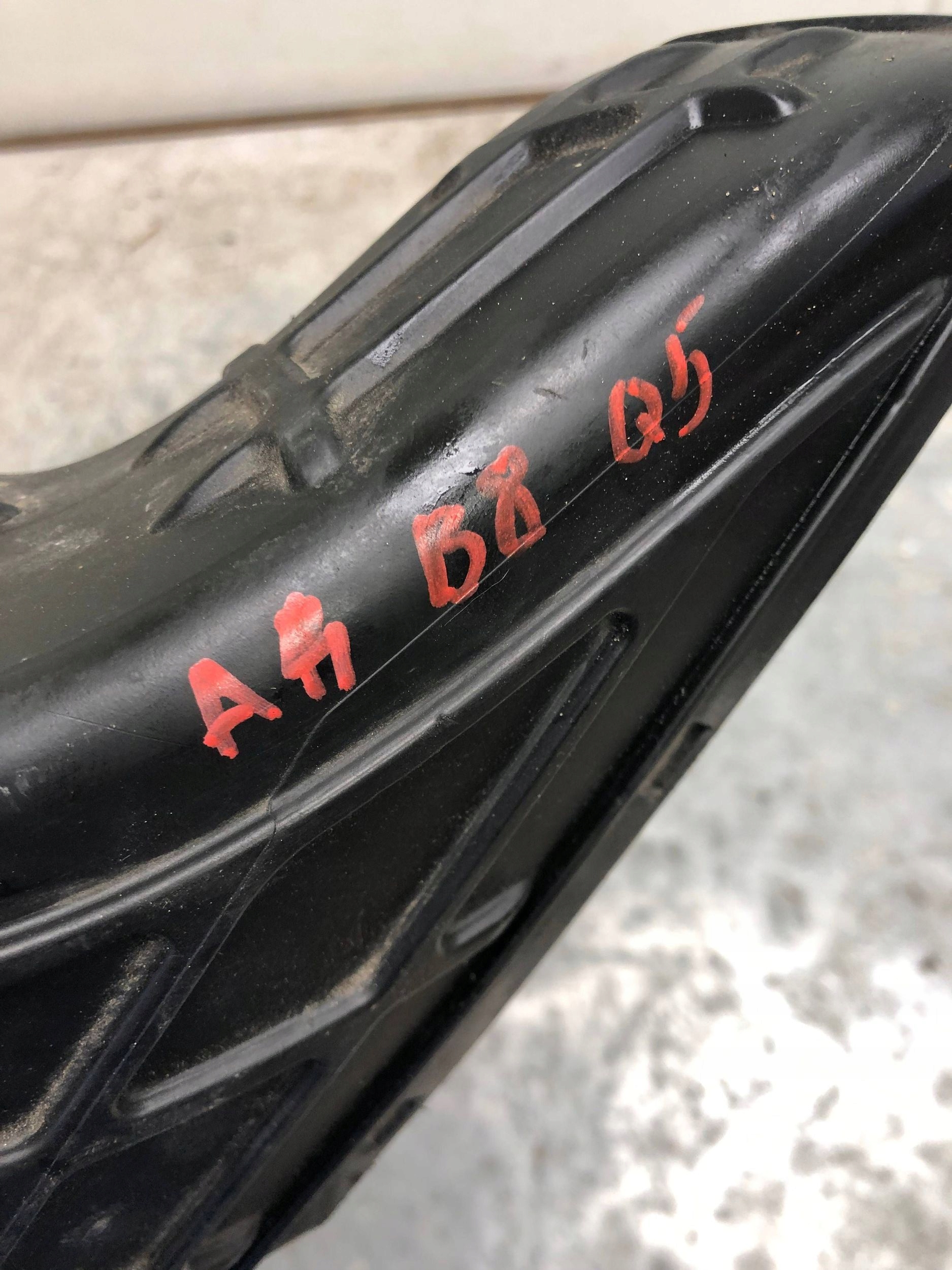 pipe air hose AUDI A4 B8 Q5 8R0129739A