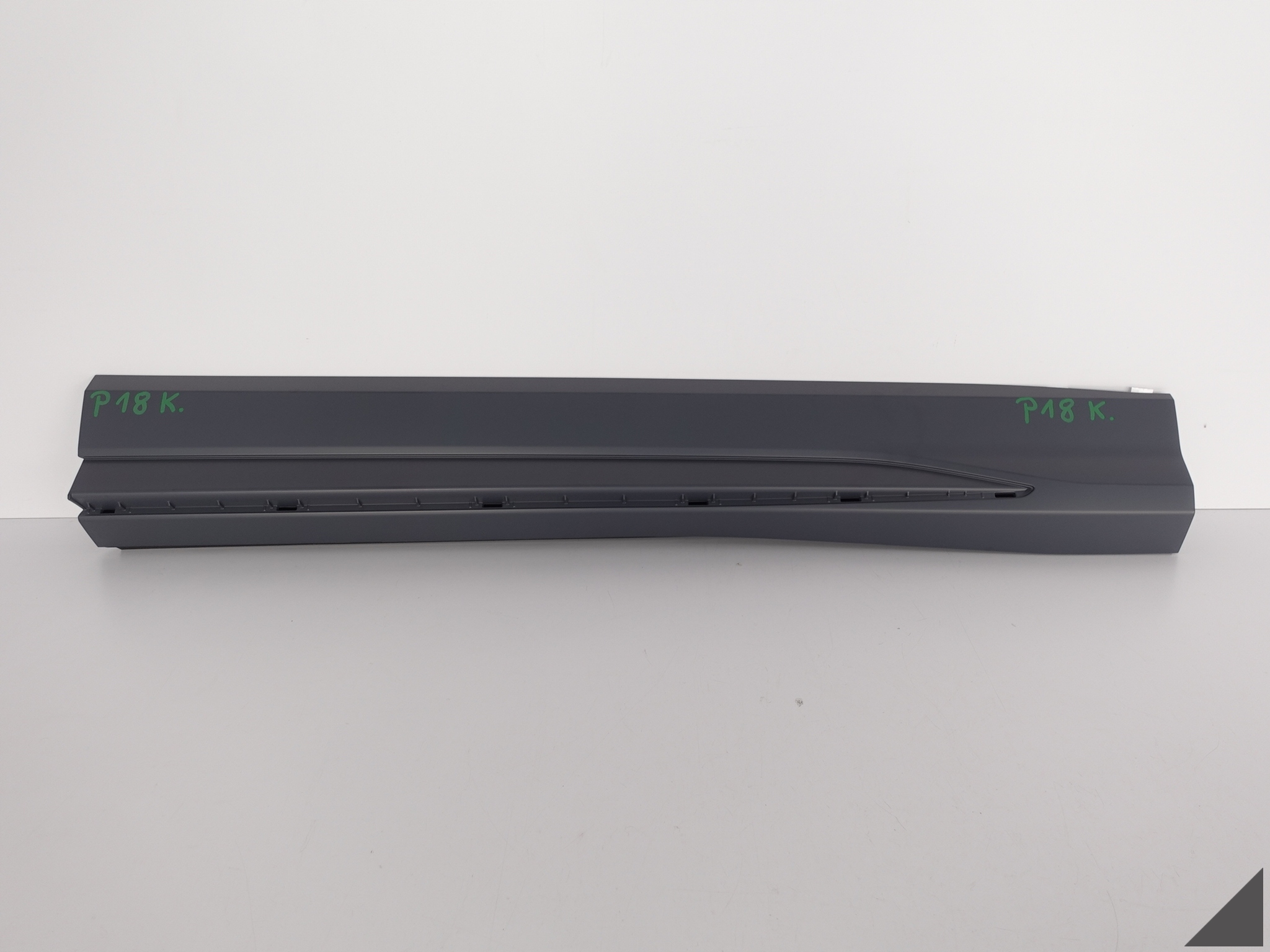 AUDI Q3 II F33a S-LINE 18- НАКЛАДКА ДВЕРІ ПЕРЕД R