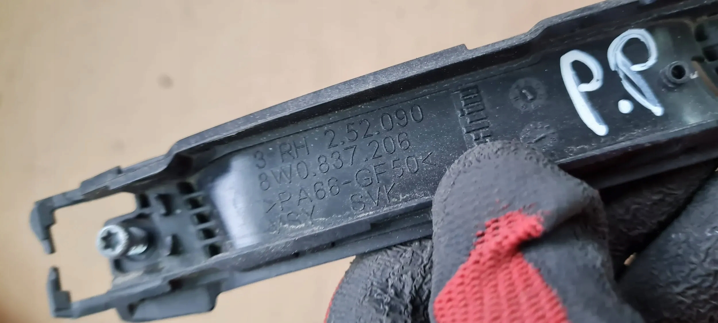 A4 B9 8W handle exterior right door 8W0837206