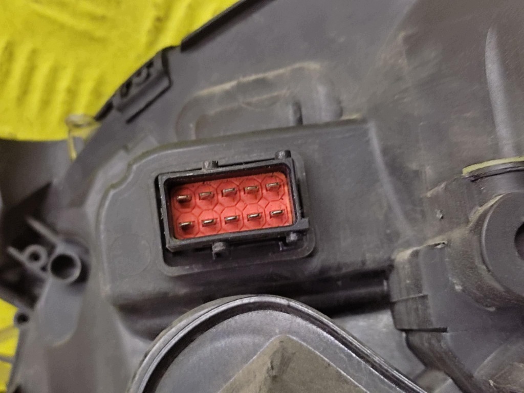 OPEL SIGNUM REFLEKTOR light right front 15588800