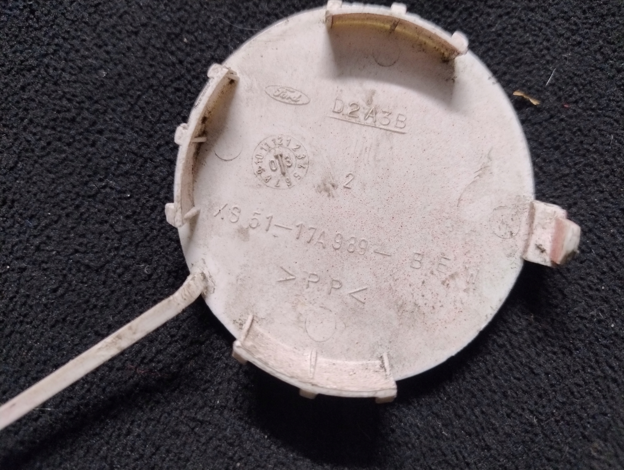 Abschleppöse der Stoßstange vorne FORD KA XS51-17A989-BEW