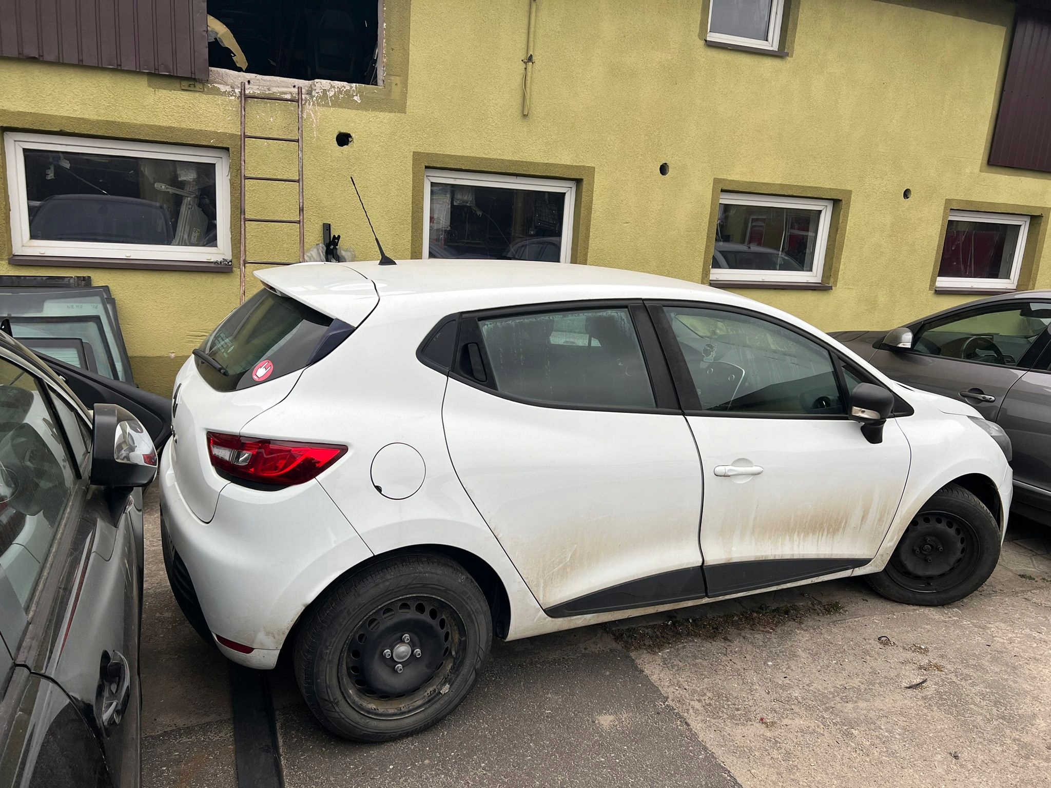 ĆWIARTKA PODŁUŻNICA LEWY PRZÓD RENAULT CLIO IV Numer katalogowy części 12003674022
