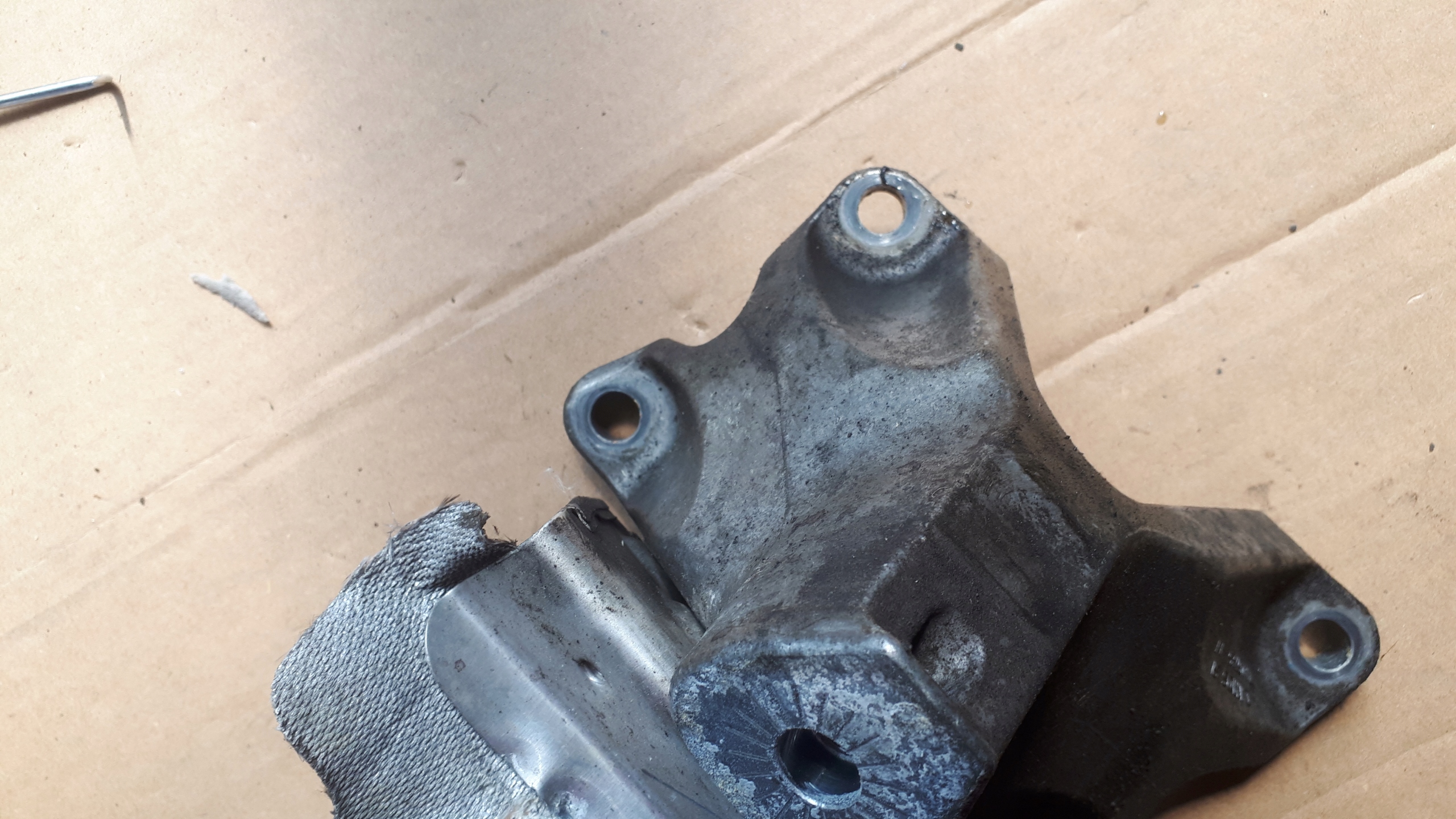 S4 B8 LIFT engine supporting mount 3.0 TFSI S5