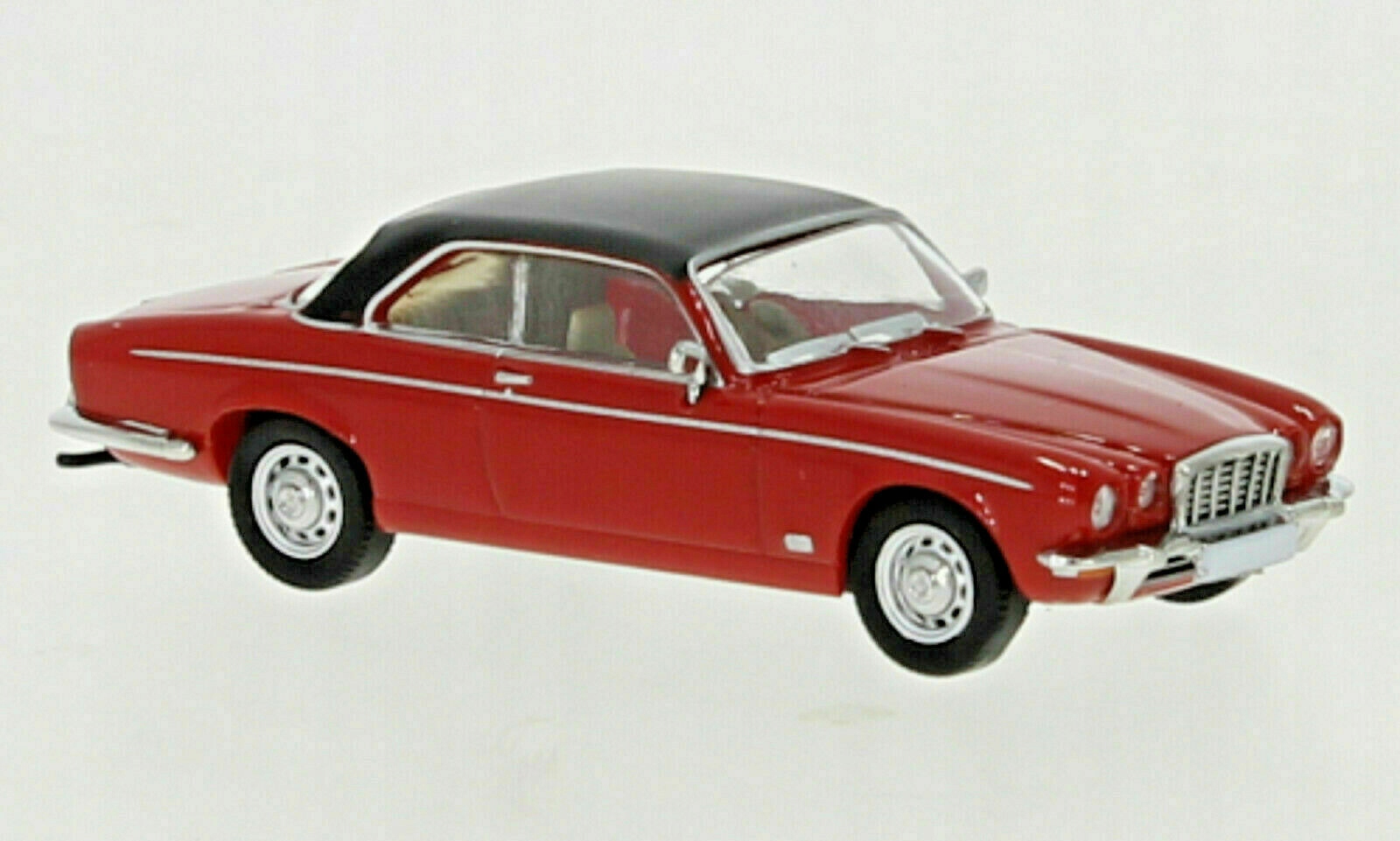 PCX870165 Jaguar Xj-c red