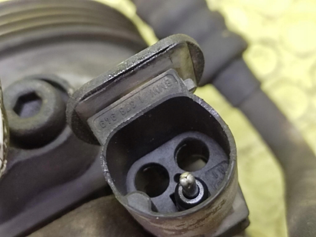 BMW E46 1.8 kompresor klimatizaci 64528390228