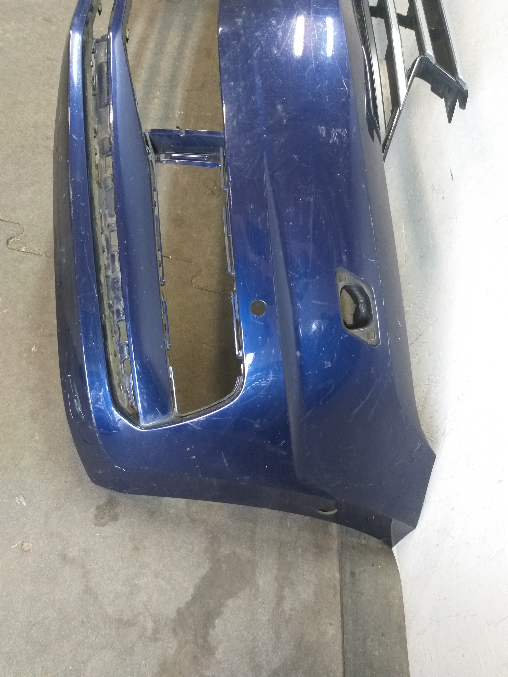 ZDERZAK PRZÓD VW TOURAN 15- 5TA