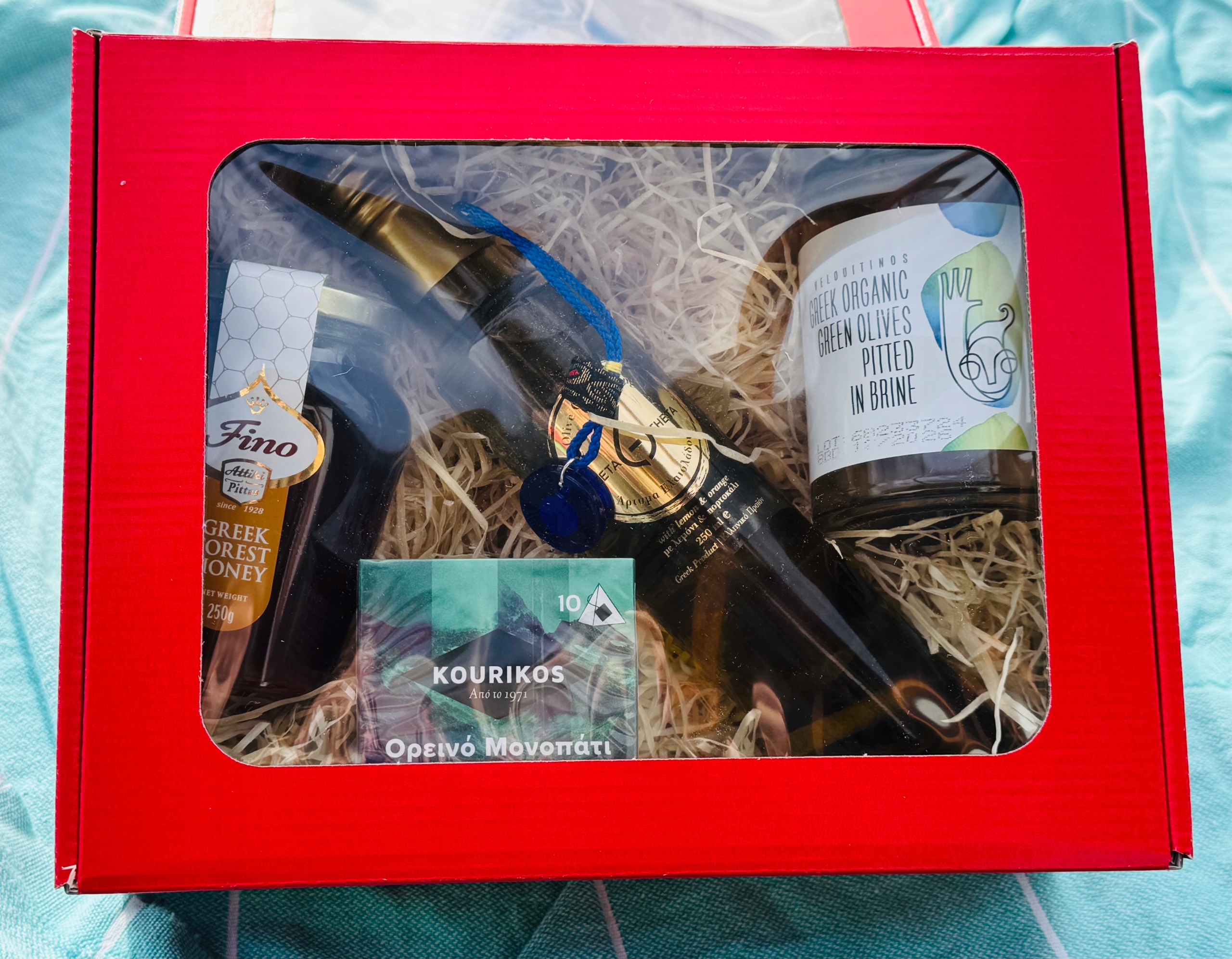 Levně Dárková sada Řecký box s medem, olivovým olejem, olivami a čajem