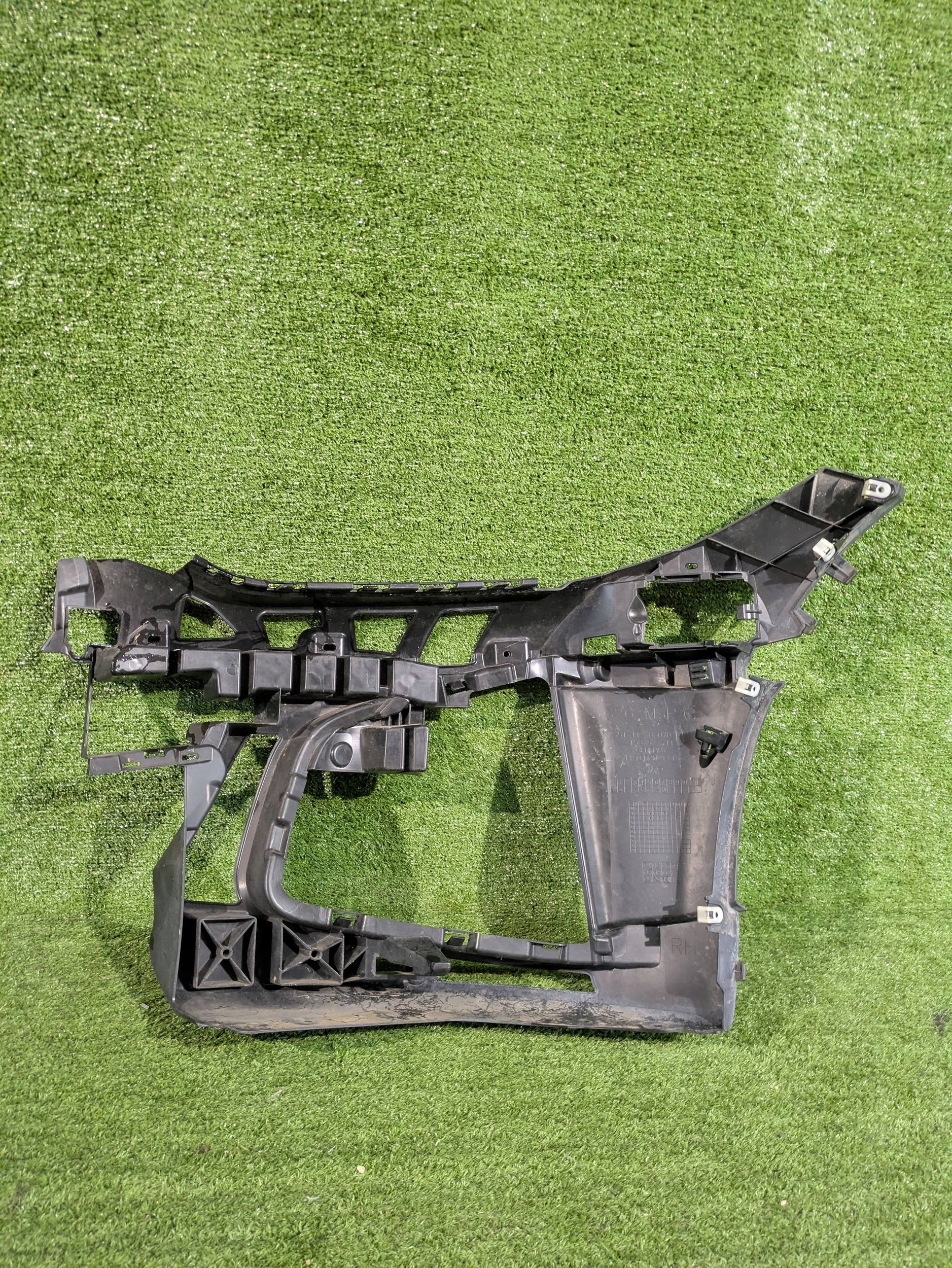 holder of a bumper right front BMW I4 4 G26
