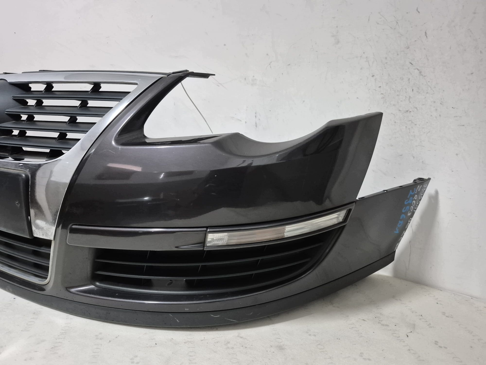 VW PASSAT B6 3C0 06- bumper front front 3C0807221 LAK.LC8Z