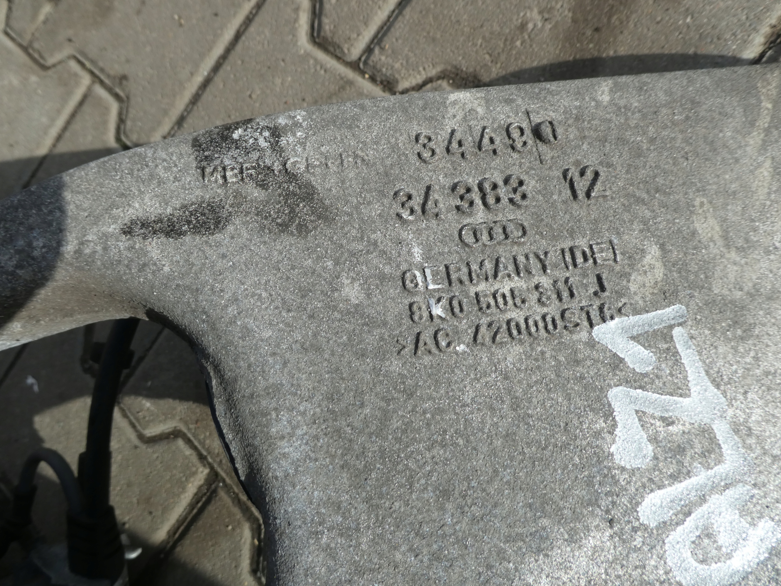 AUDI A4 B8 kar hátsó alsó fordítsd 8K0505311J