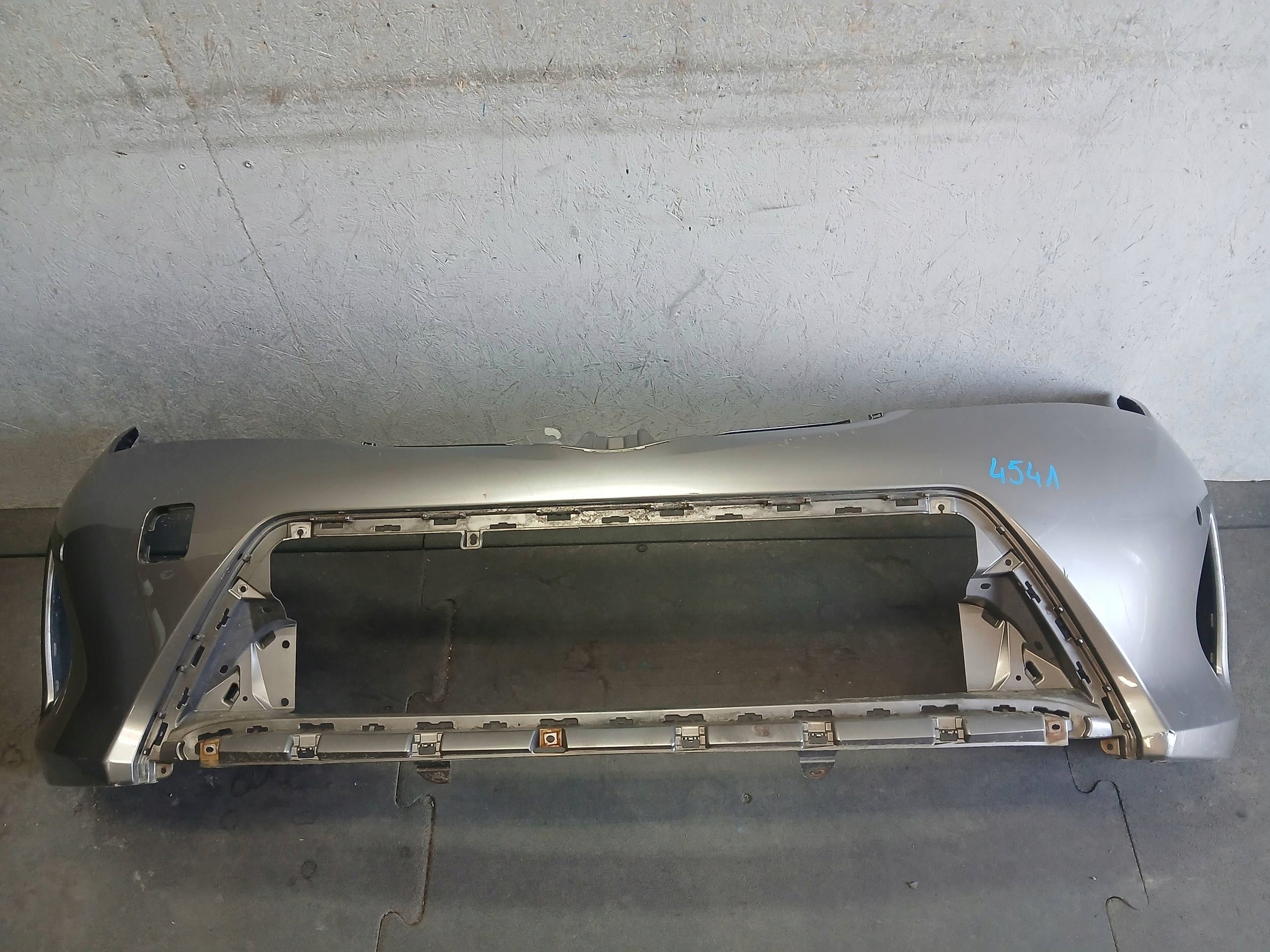 bumper front TOYOTA AURIS II 2 12-15