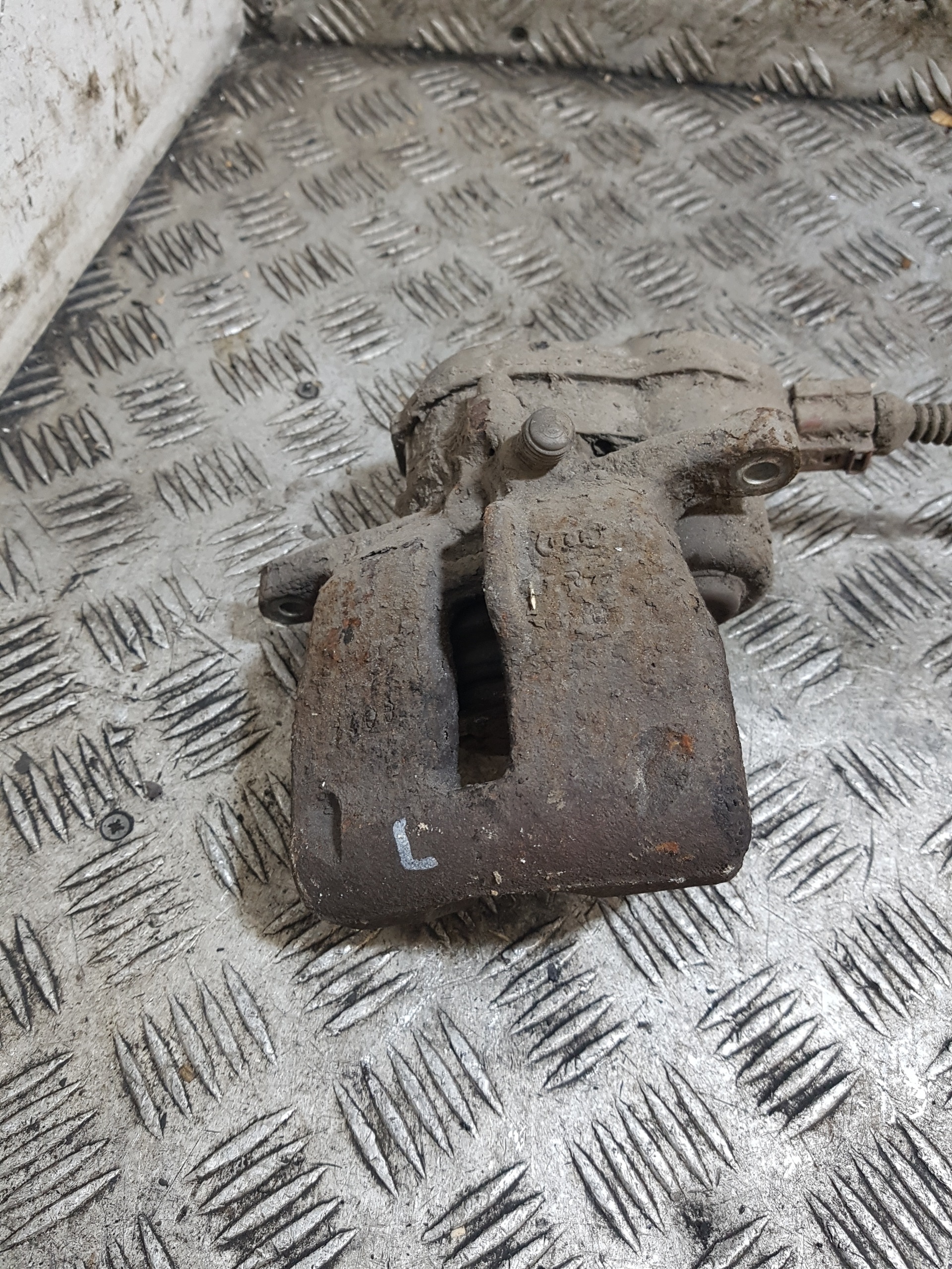 caliper brake left rear part rear AUDI A4 B8