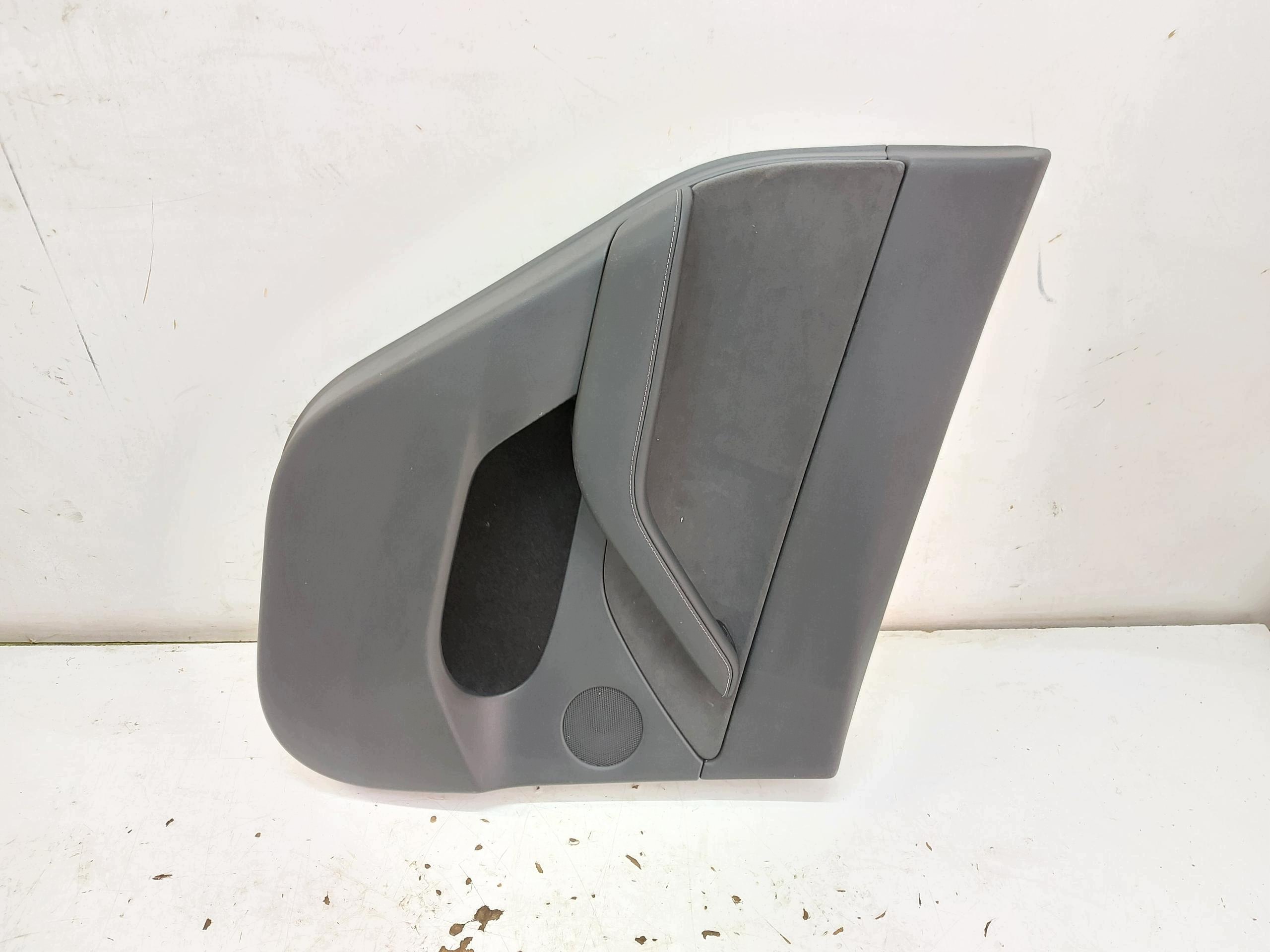TESLA MODEL Y 2024r upholstery side door left rear part