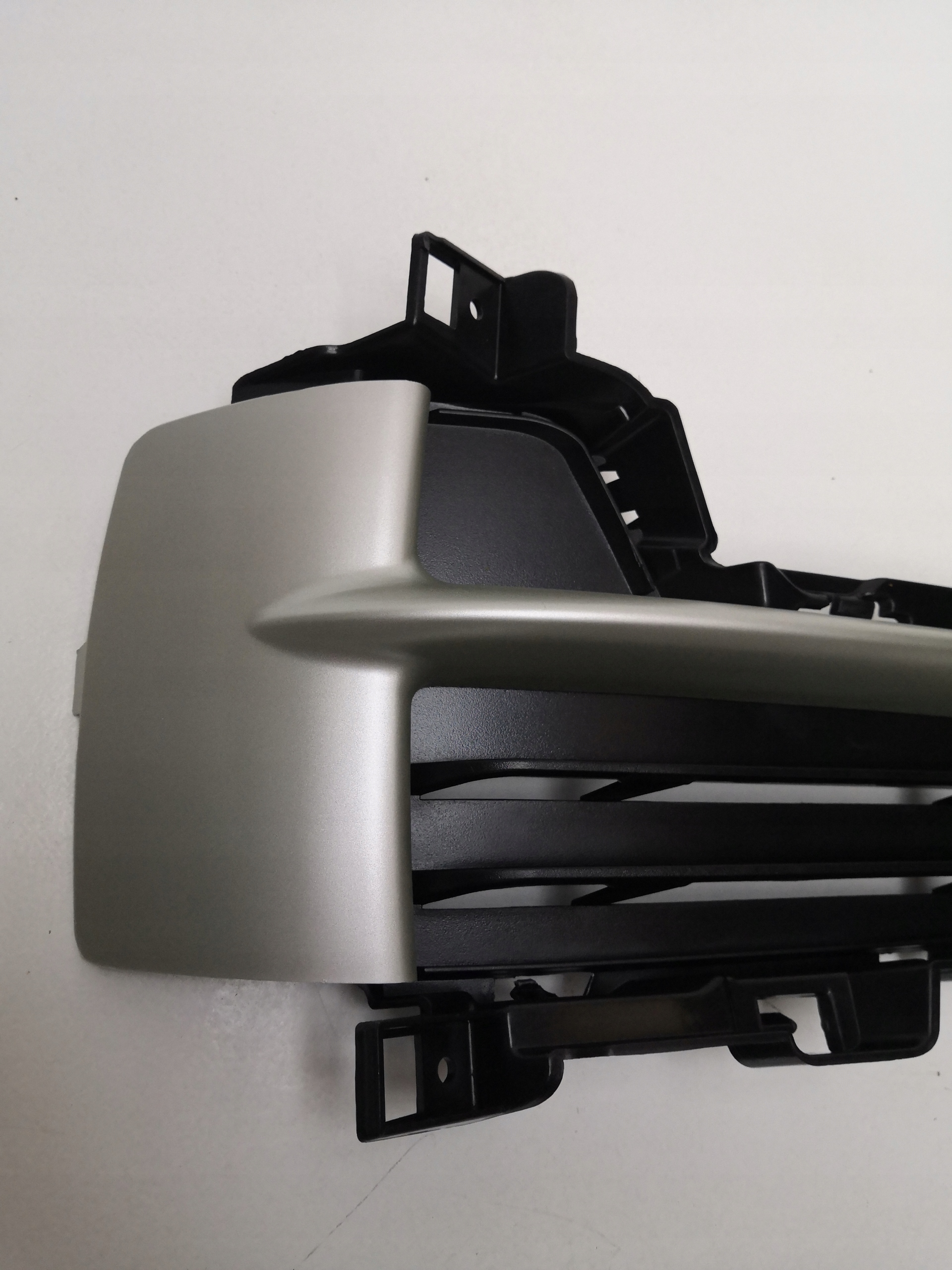 NOWA KRATKA BOCZNA ZDERZAKA Z LISTWA BMW X5 F15 P Installation side Front