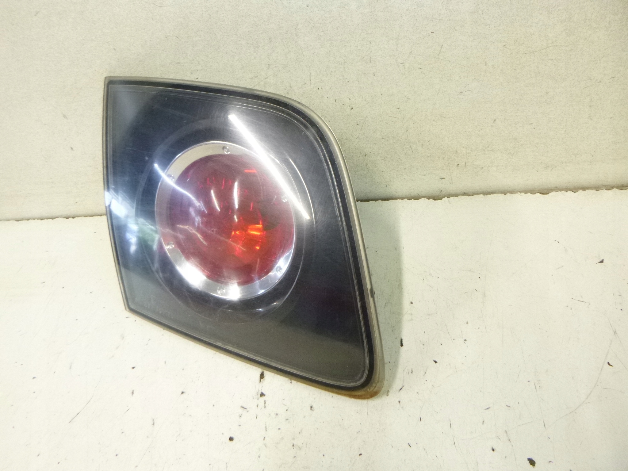 light rear left z bonnet Mazda 3 BK sedan 2006r.