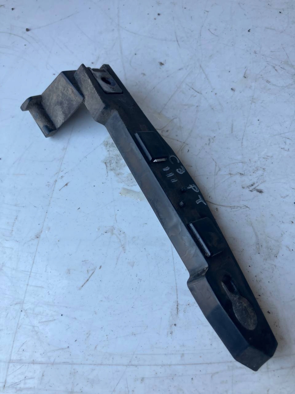 bumper bracket right rear part CITROEN C3 III 9813132280