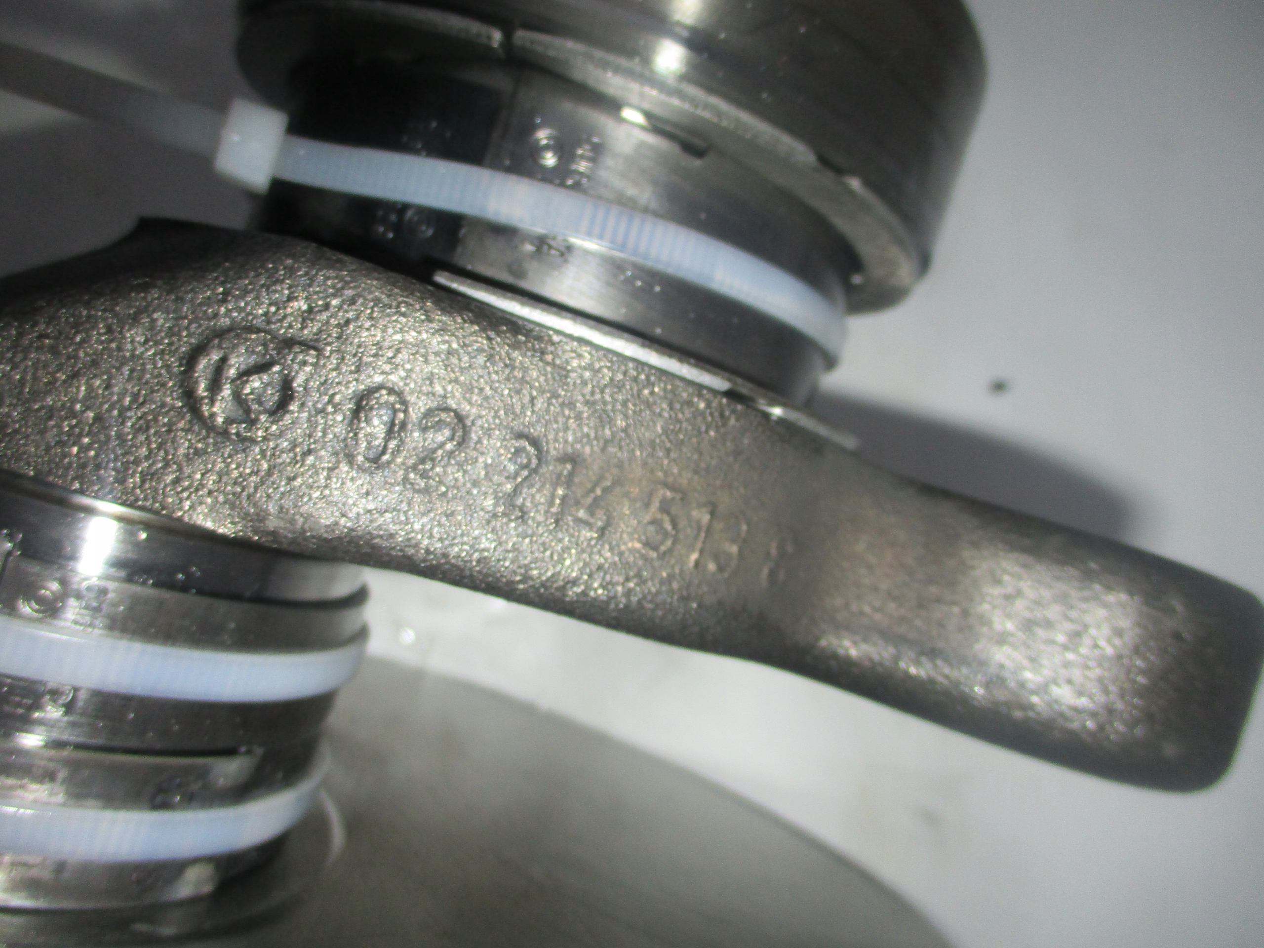 RANGE ROVER III VOGUE SPORT 3.6D WAŁ KORBOWY Typ samochodu Samochody osobowe