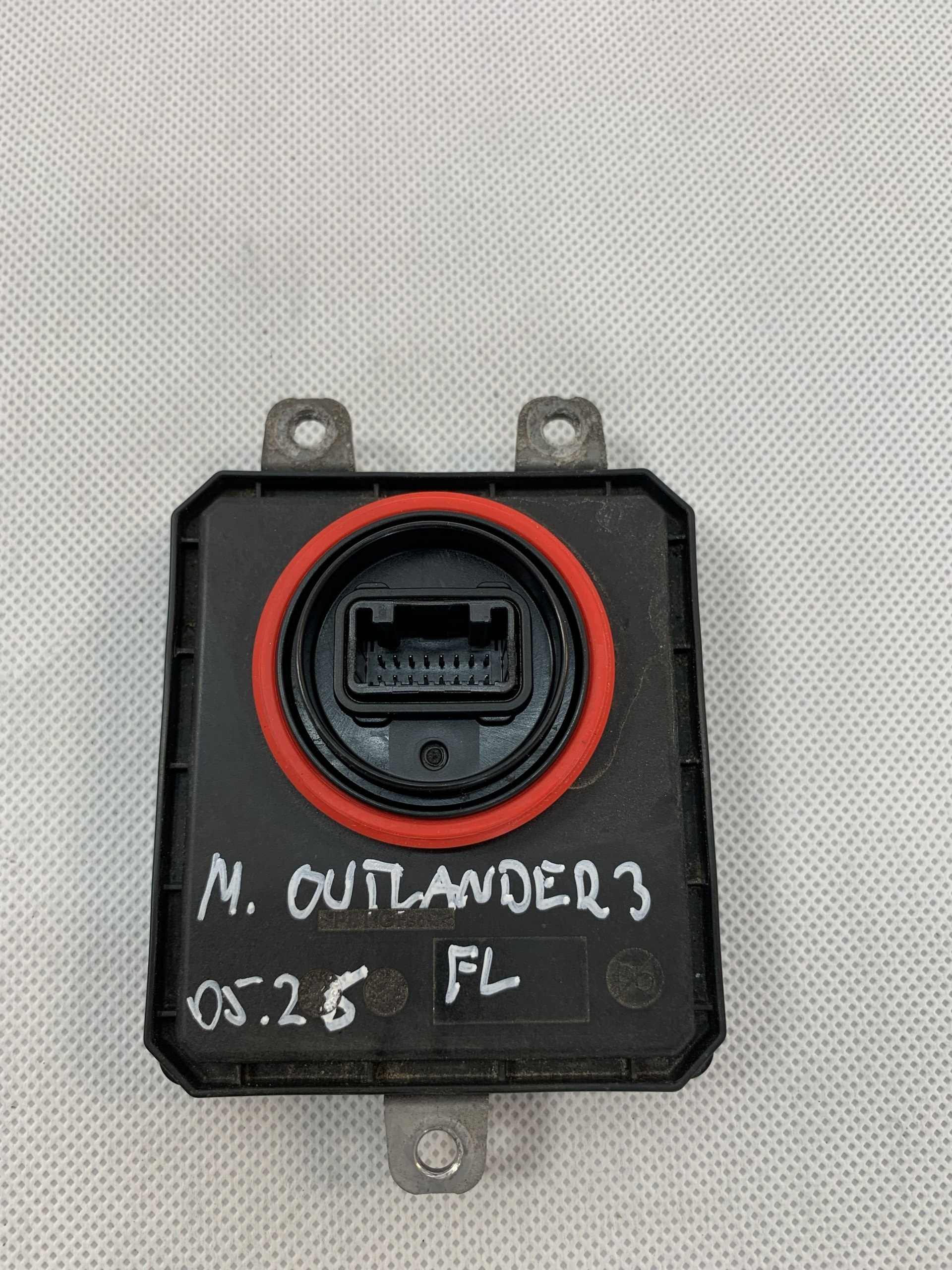 control unit module light front Mitsubishi Outlander 3 FL 19-21r 05.26