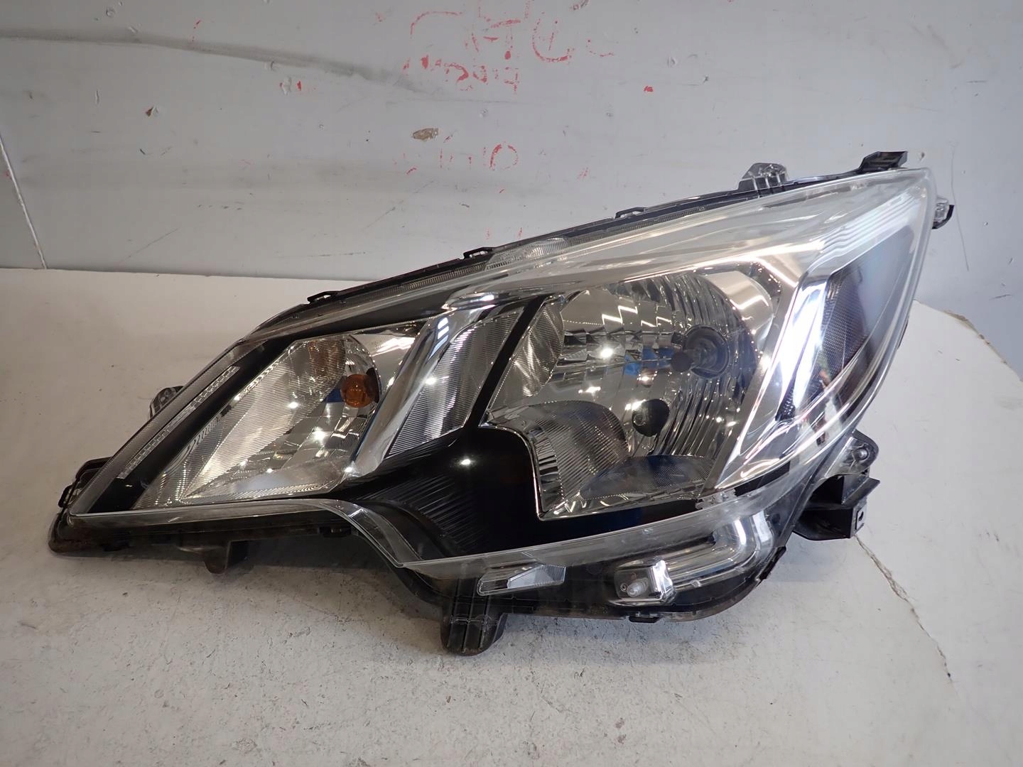 light front front left MITSUBISHI SPACE STAR III 2019