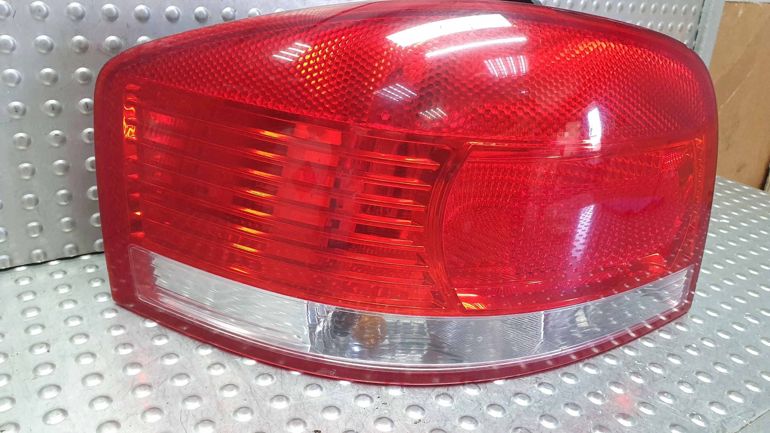light left rear part 8P0945095 AUDI A3 8P HB 3D EUROPA 03-08