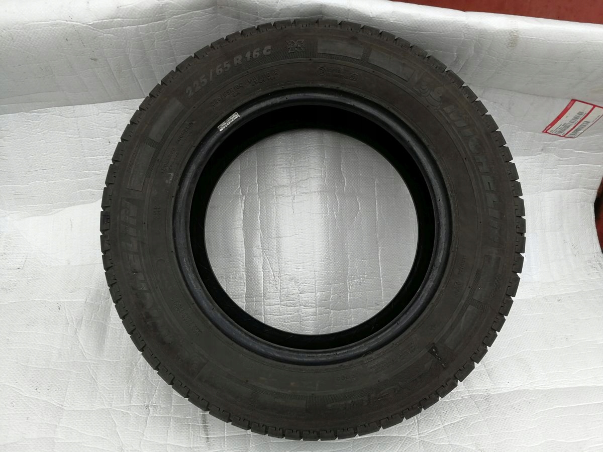 OPONA 225/65R 16C MICHELIN