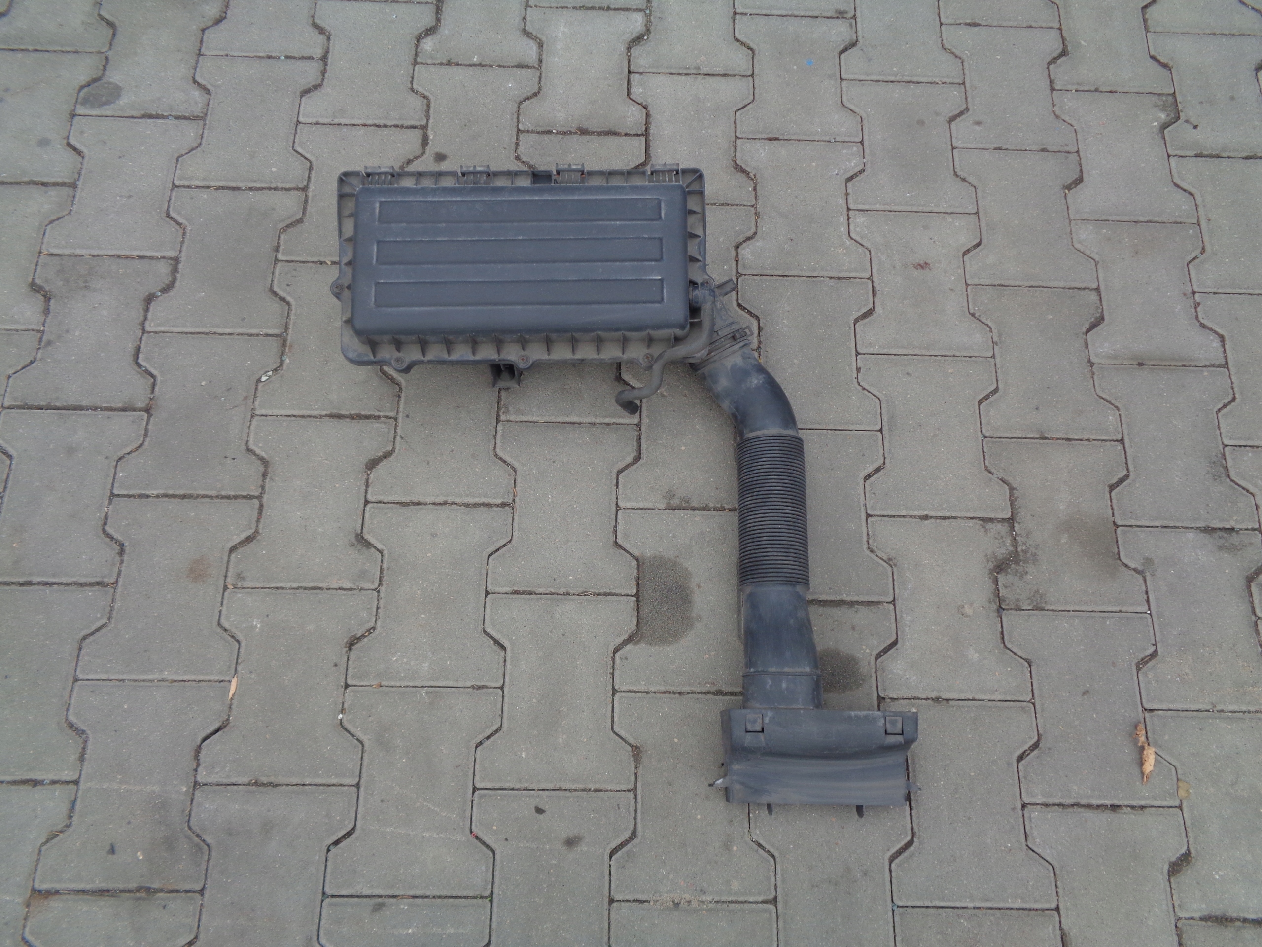 Volkswagen OEq0129601 корпус фильтра воздуха