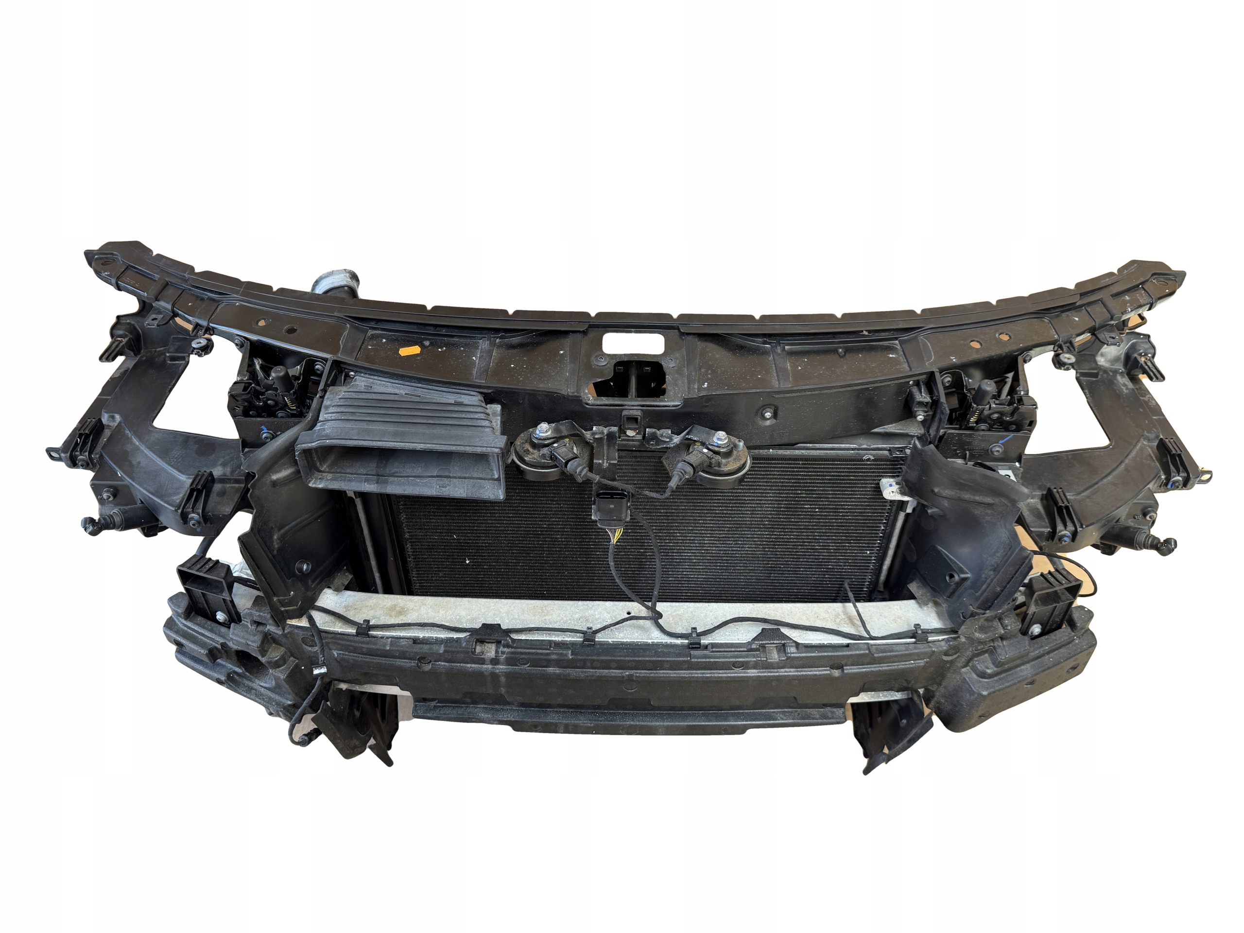 AUDI A8 4H D4 LIFT 3.0TDI bar, wall radiator
