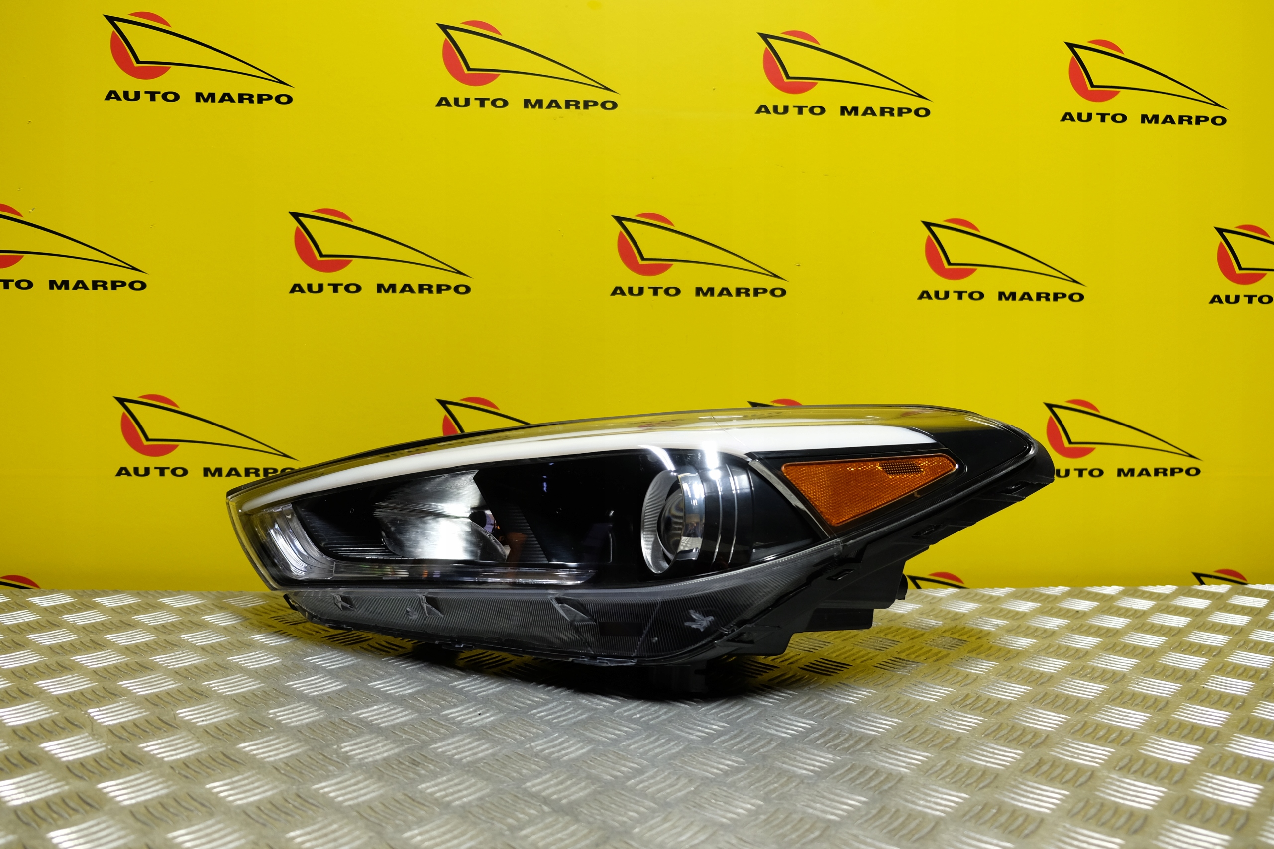 HYUNDAI TUCSON 2015- REFLEKTOR LAMPA ZWYKŁA SOCZEWKOWA BEZ LED LEWA USA Producent części TYC